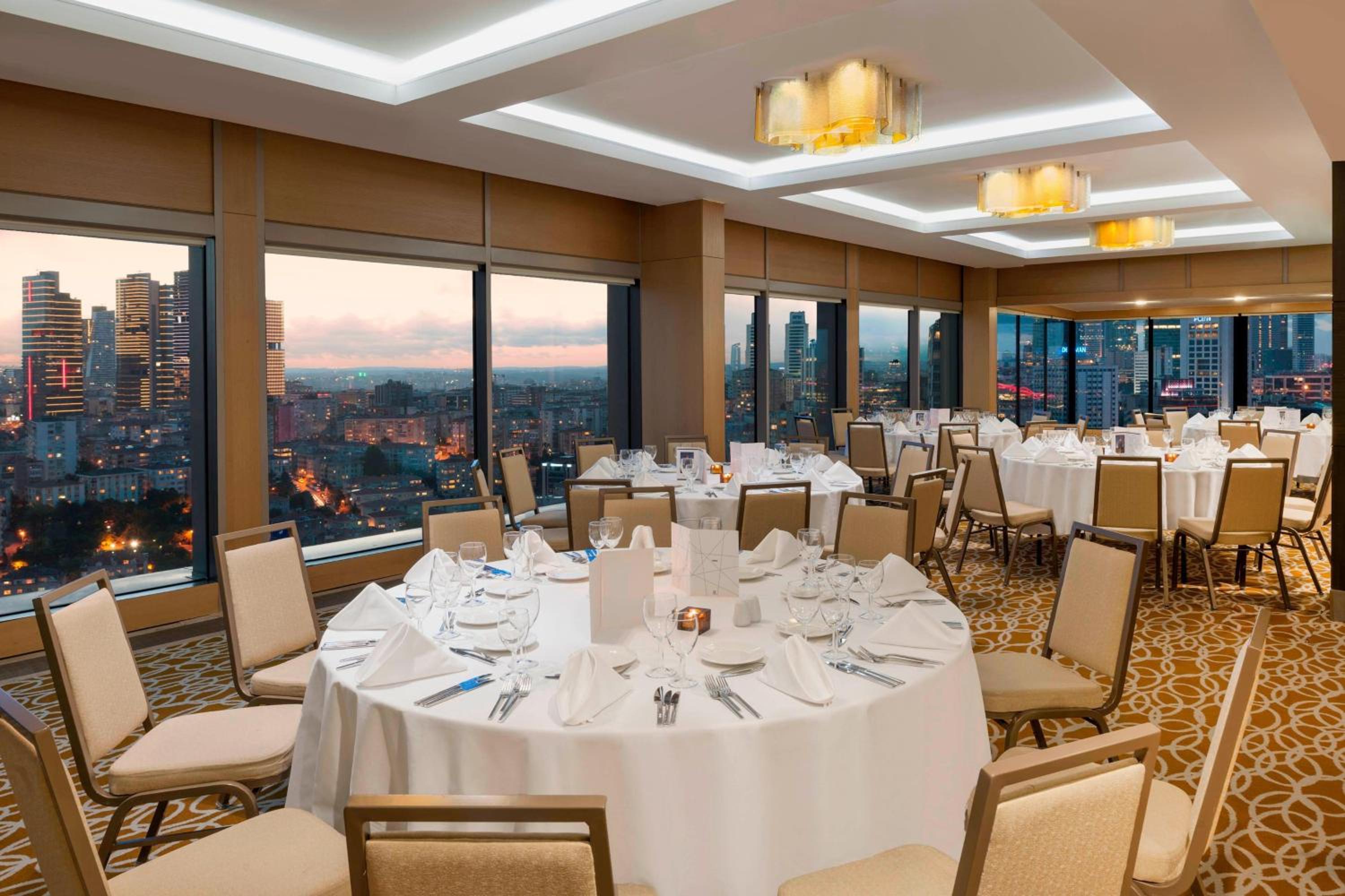 Renaissance İstanbul Polat Bosphorus Otel - Image 49