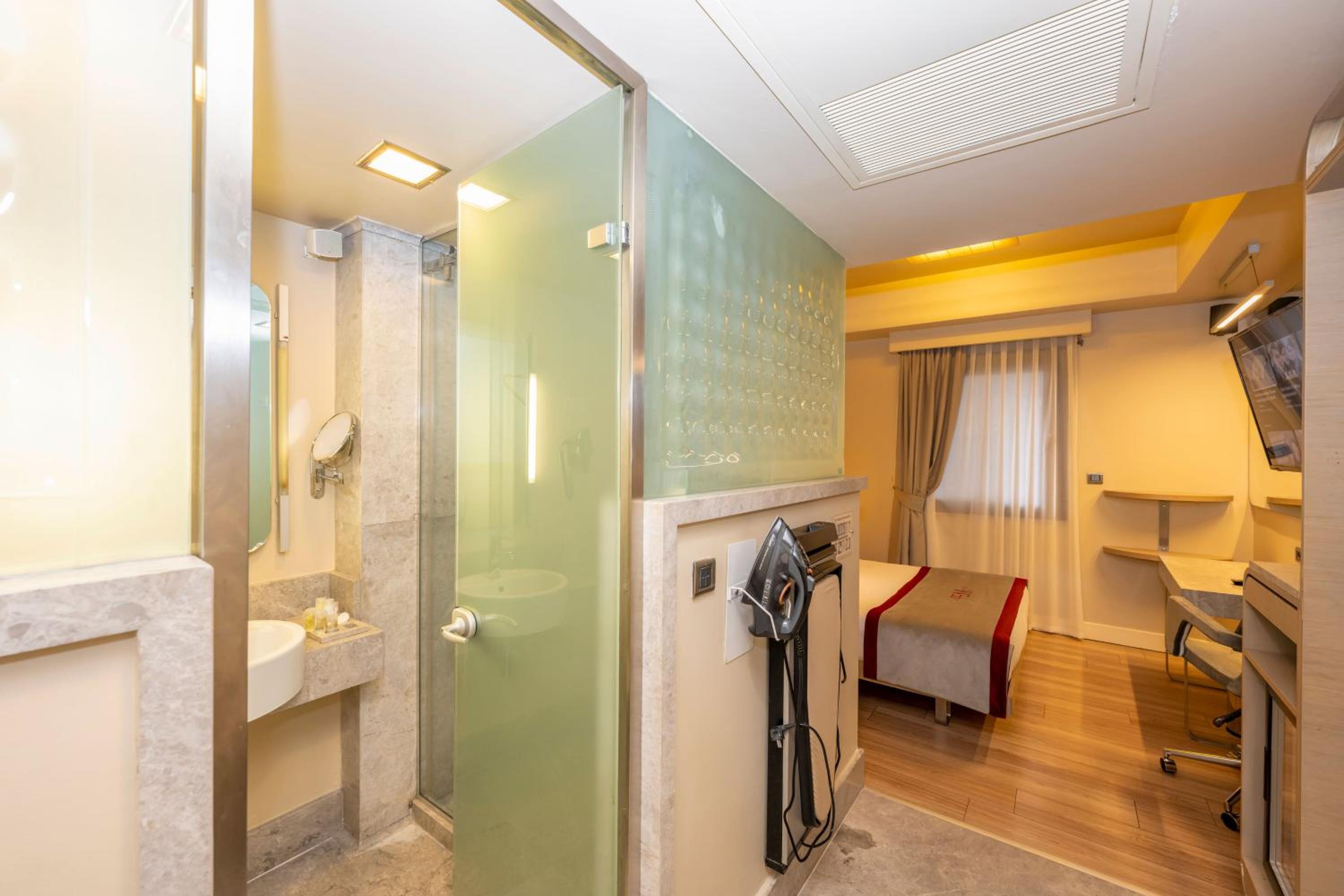 Ramada By Wyndham Istanbul Pera Taksim - Image 87
