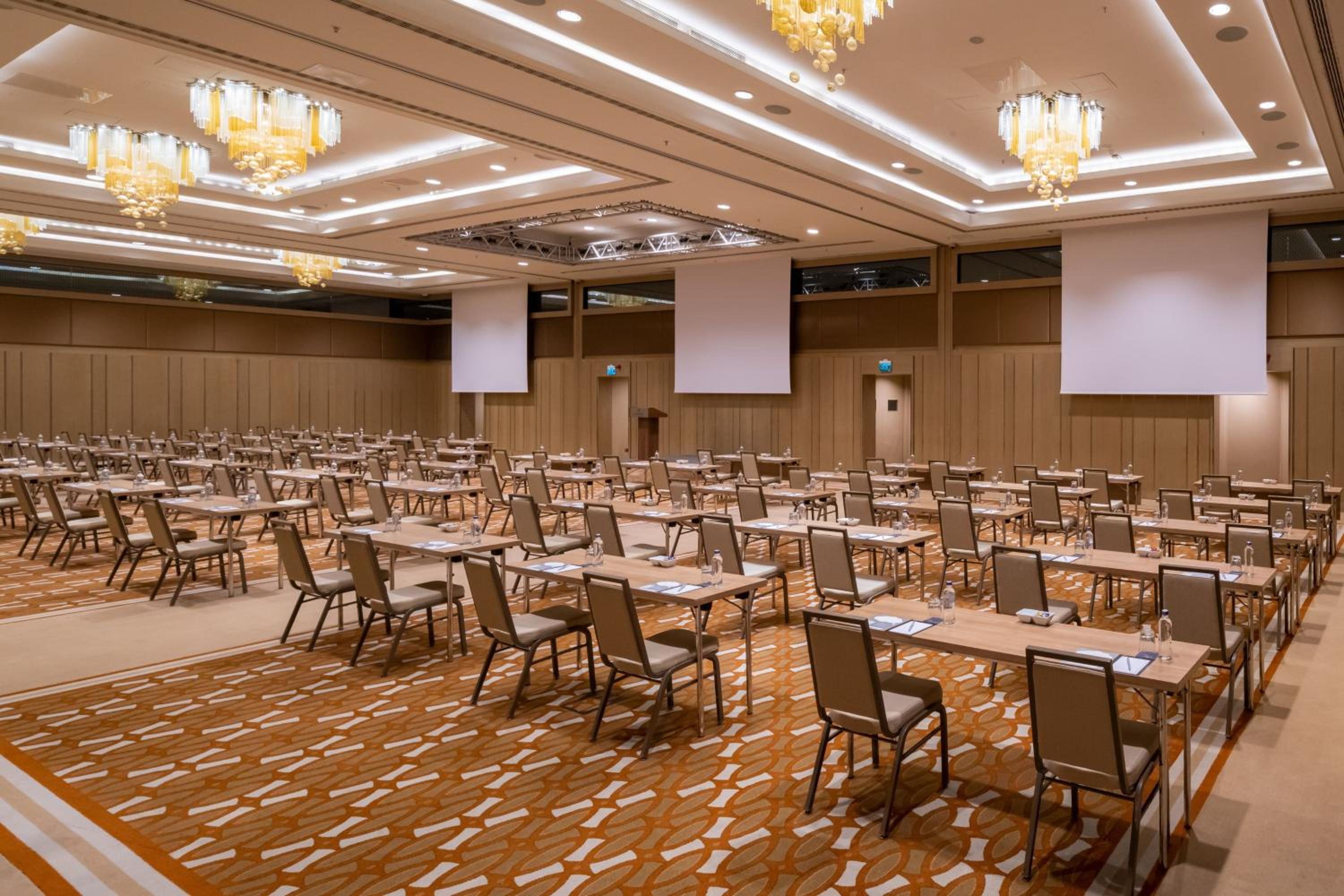 Renaissance İstanbul Polat Bosphorus Otel - Image 22