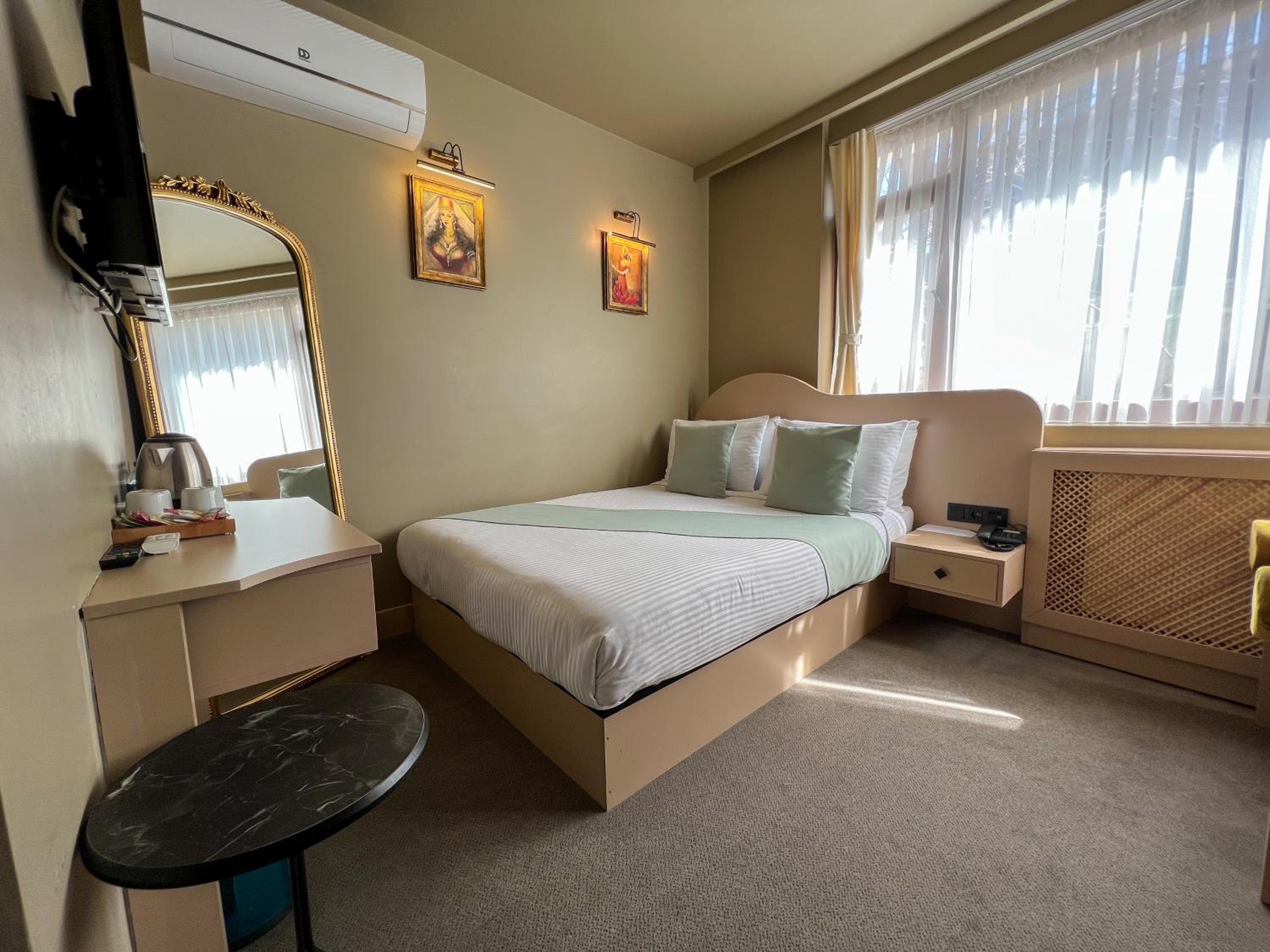 BK Boutique Hotel - Image 11