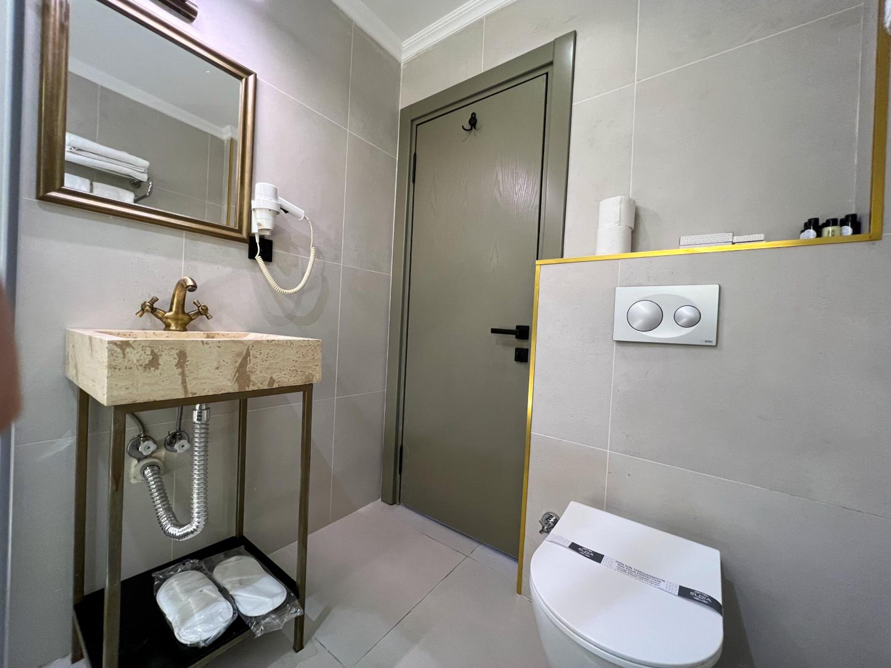 BK Boutique Hotel - Image 13