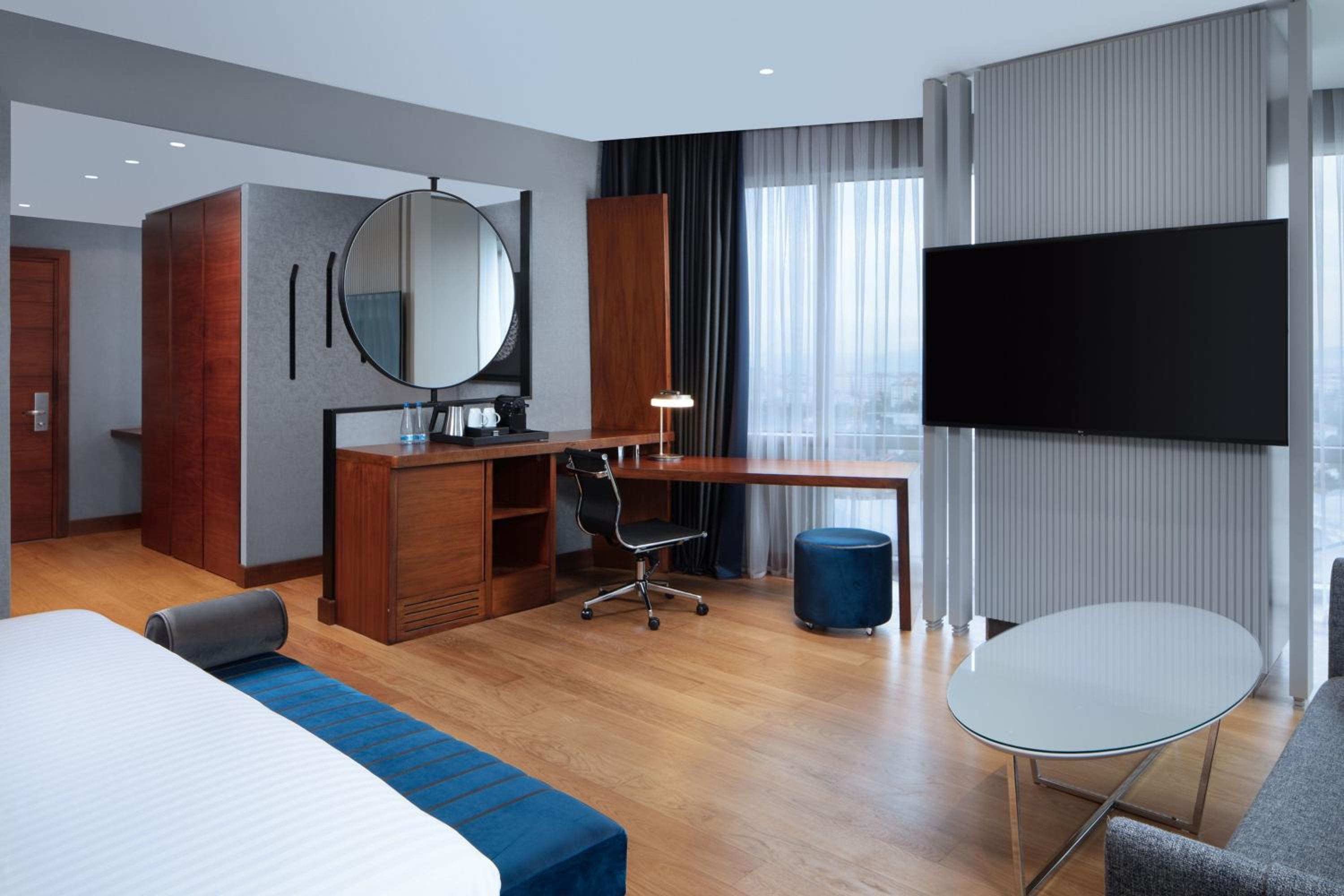 Delta Hotels by Marriott İstanbul Levent - Image 23