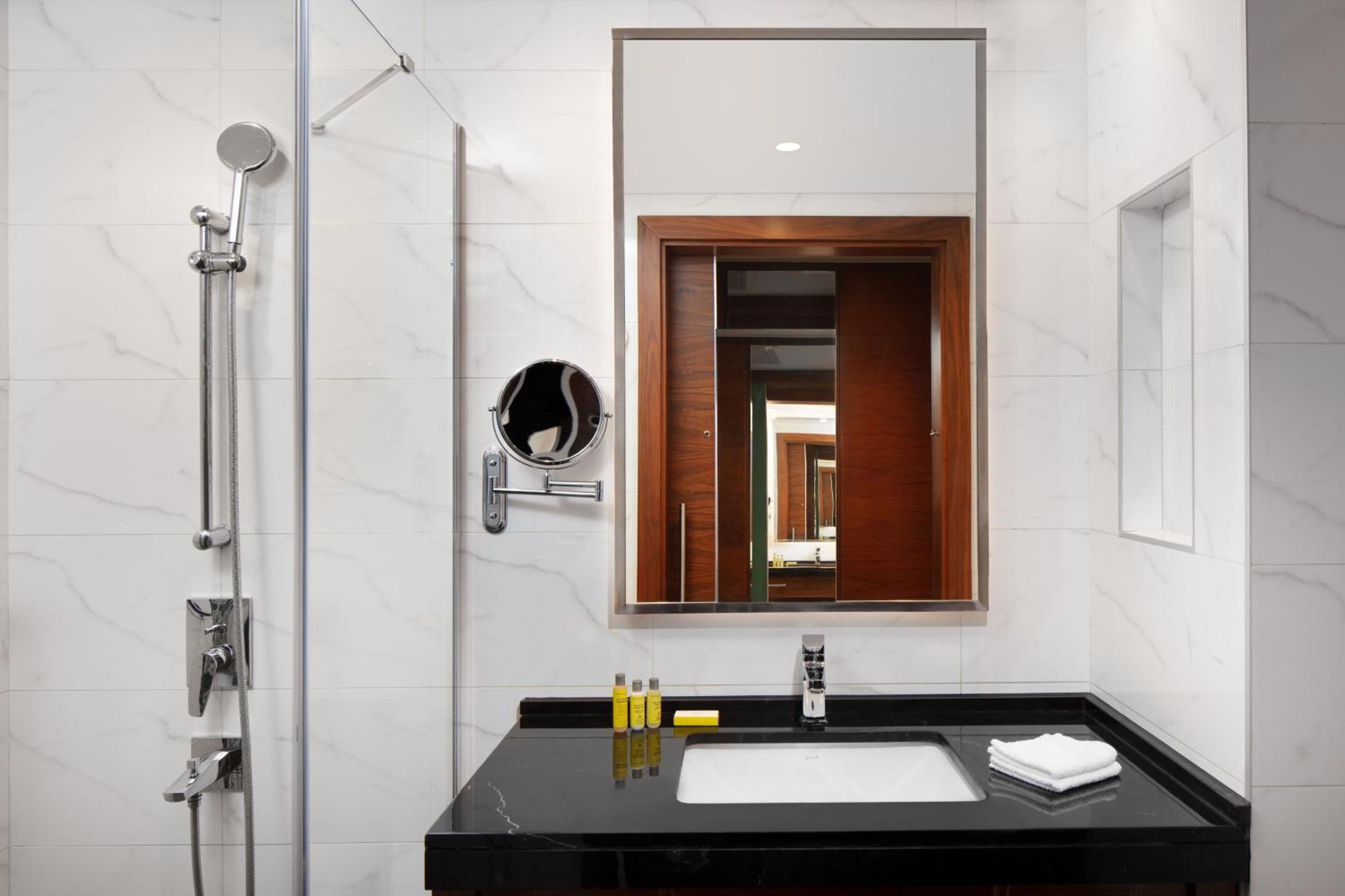 Delta Hotels by Marriott İstanbul Levent - Image 30