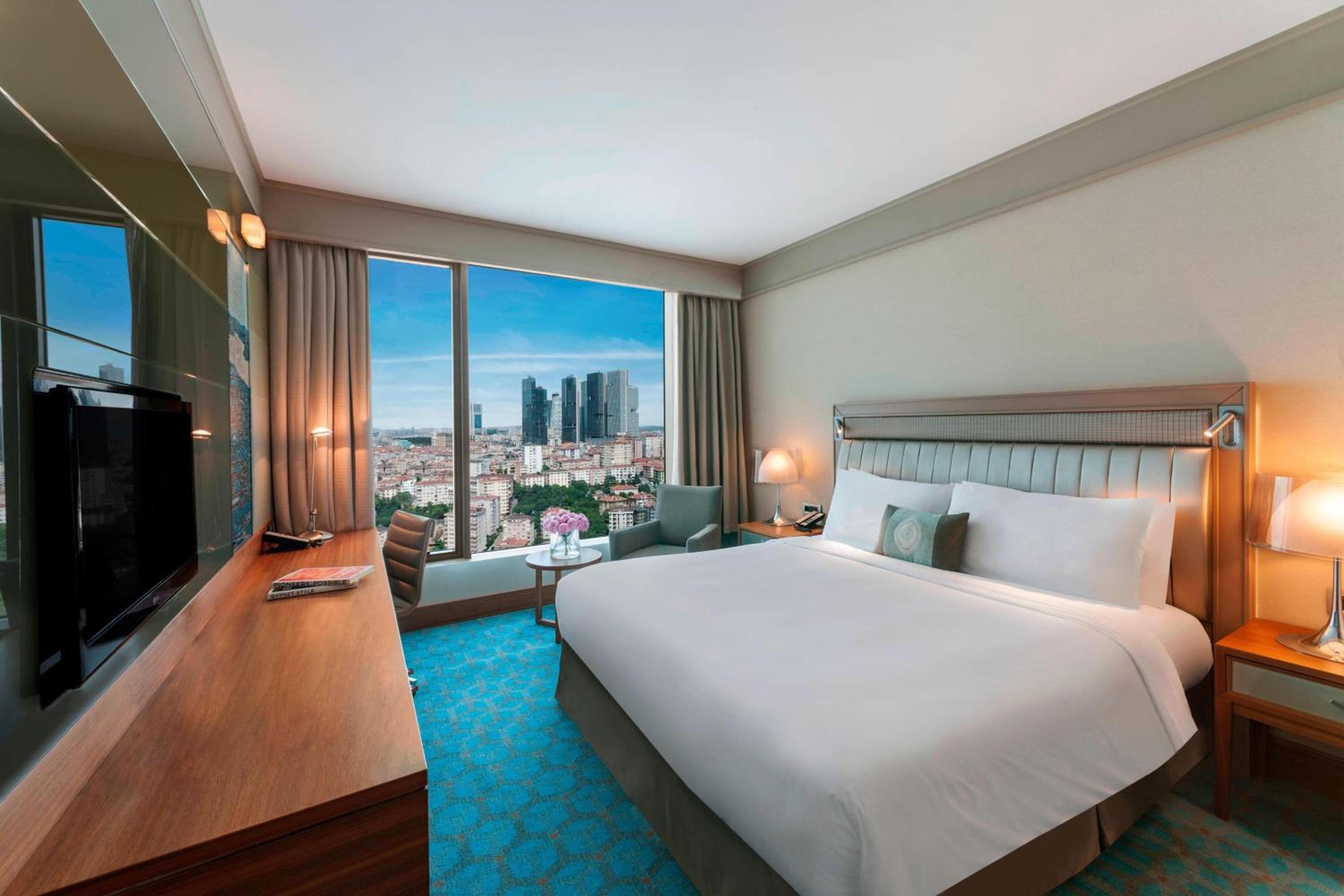 Renaissance İstanbul Polat Bosphorus Otel - Image 25