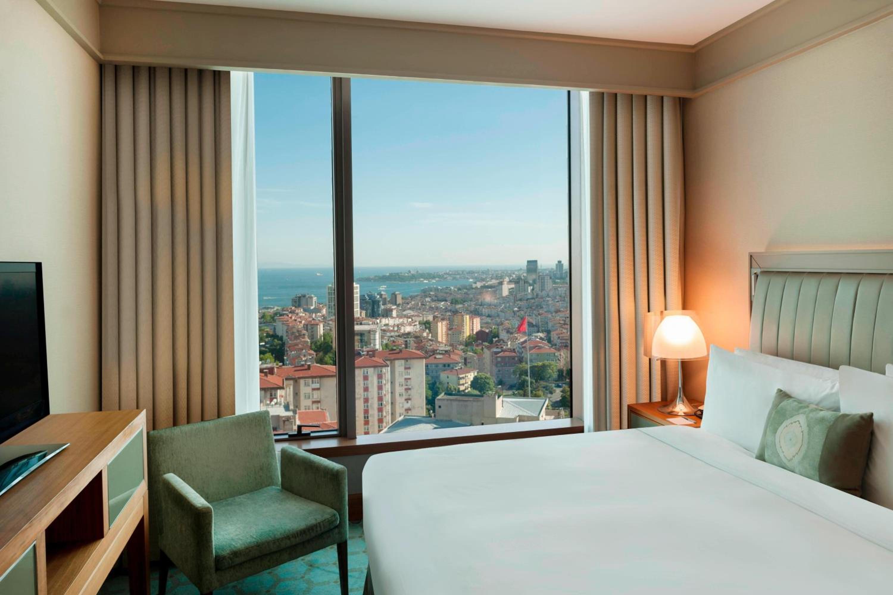 Renaissance İstanbul Polat Bosphorus Otel - Image 5