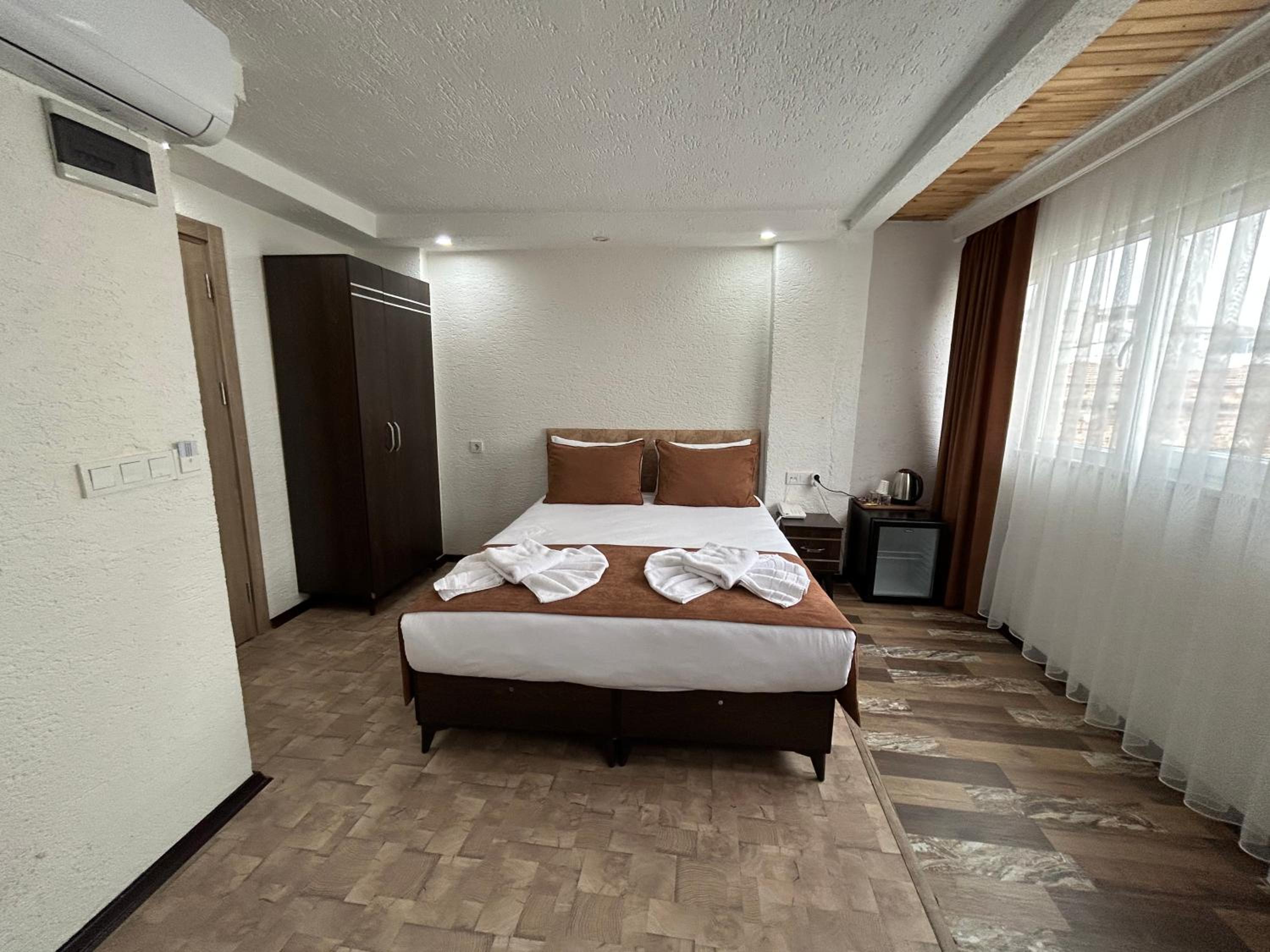 HOTEL GLOBAL 2022 becomes GLOBAL OTEL 2022. - Image 21