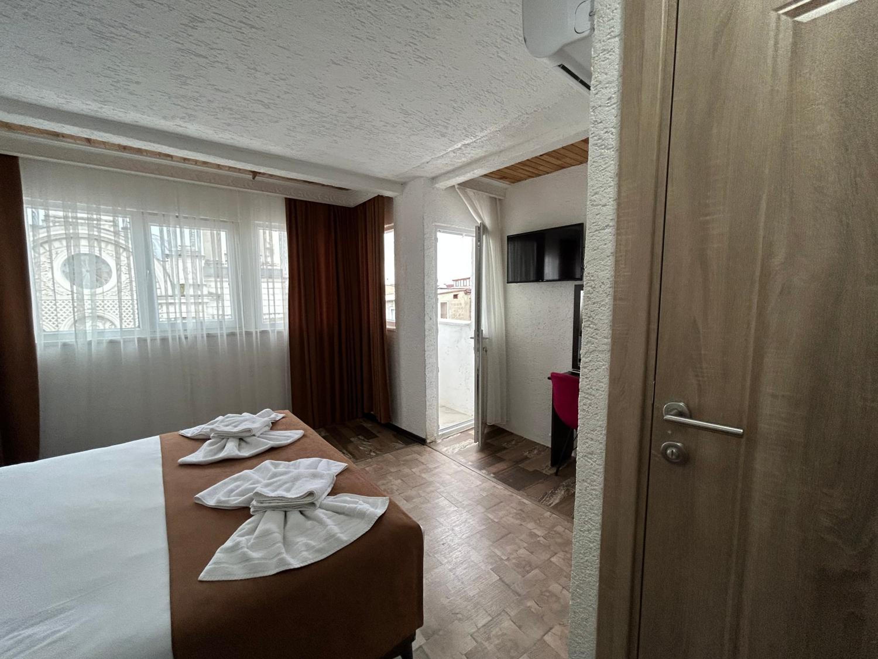 HOTEL GLOBAL 2022 becomes GLOBAL OTEL 2022. - Image 19