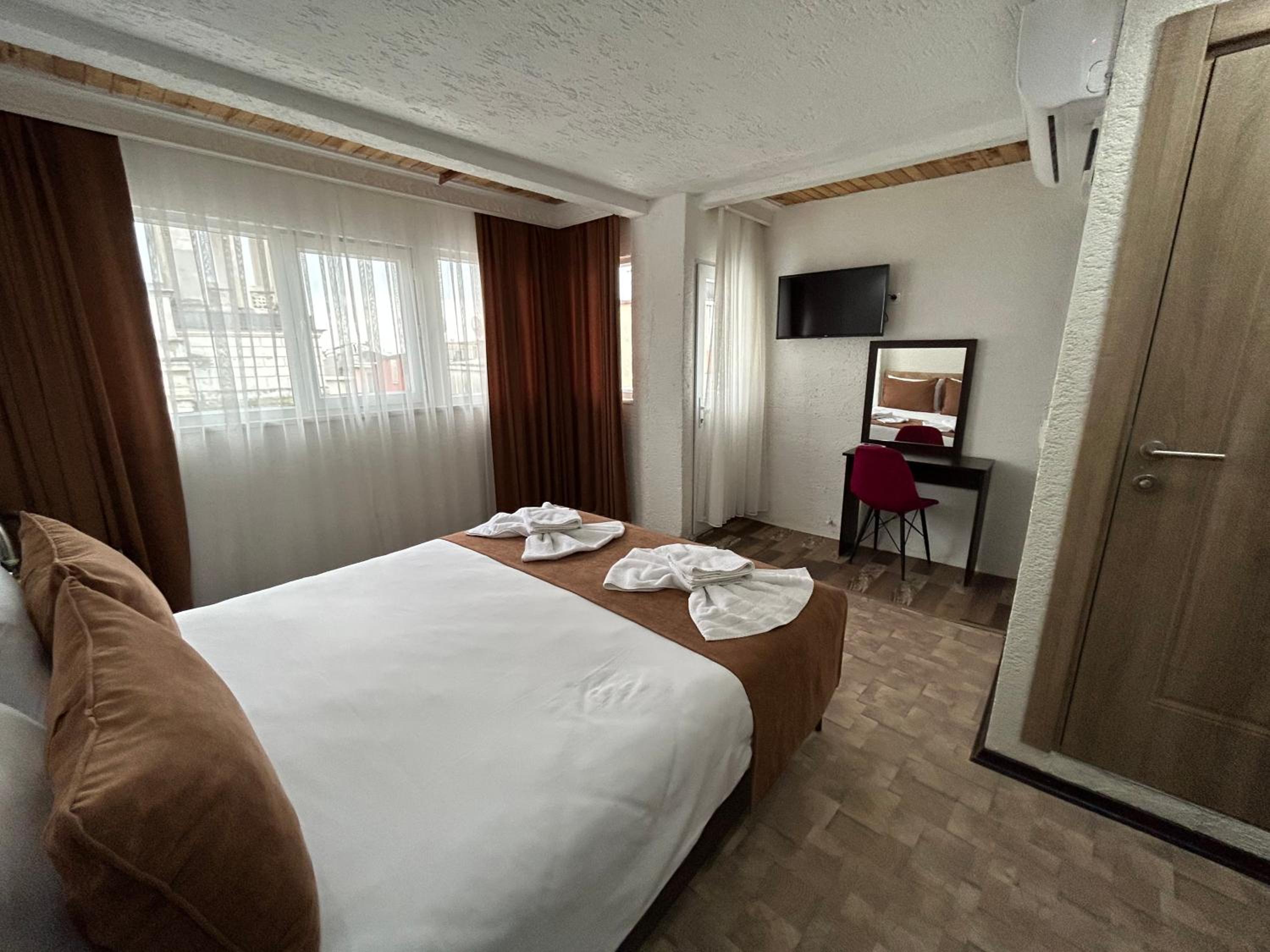 HOTEL GLOBAL 2022 becomes GLOBAL OTEL 2022. - Image 11