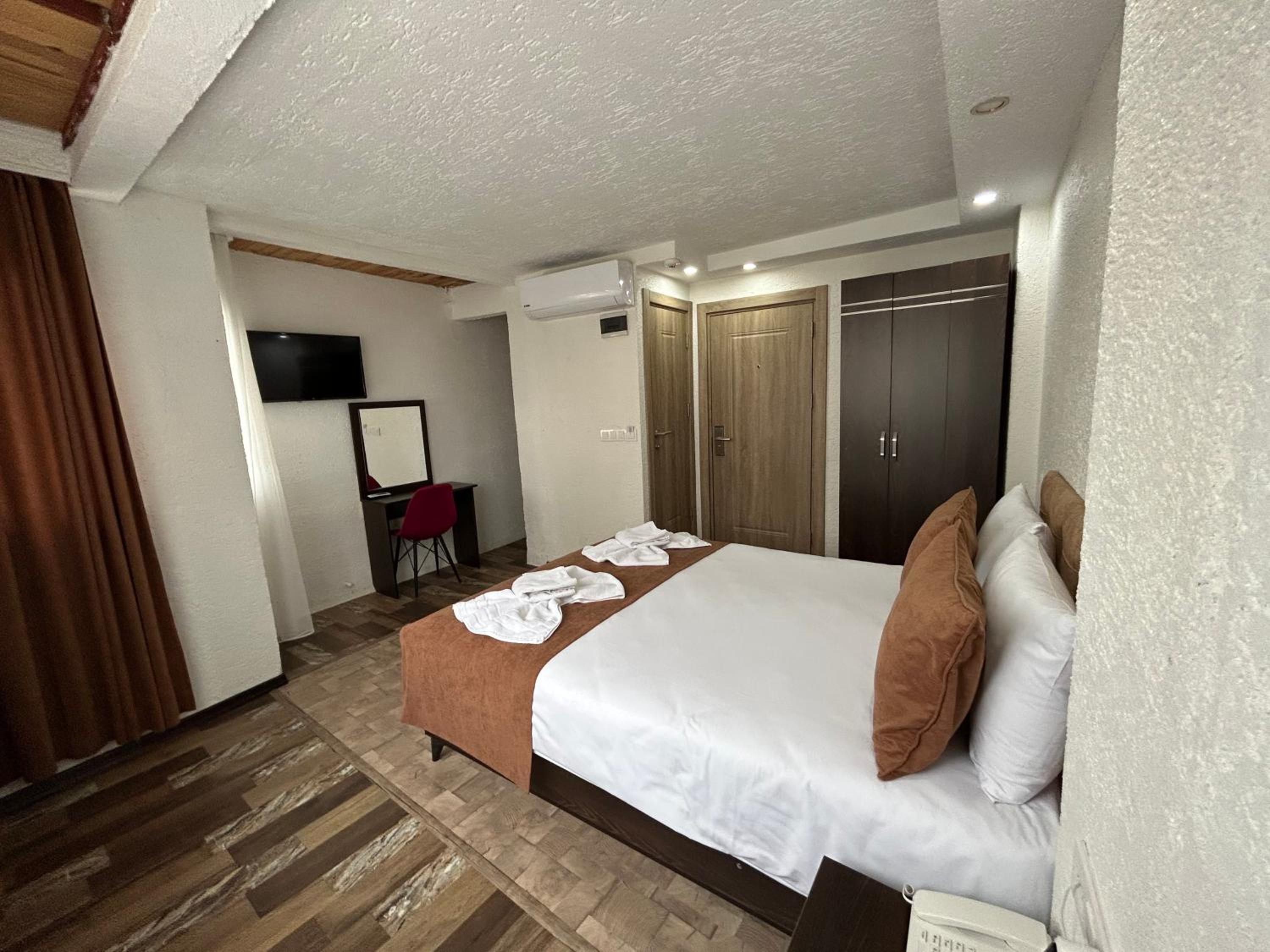 HOTEL GLOBAL 2022 becomes GLOBAL OTEL 2022. - Image 18