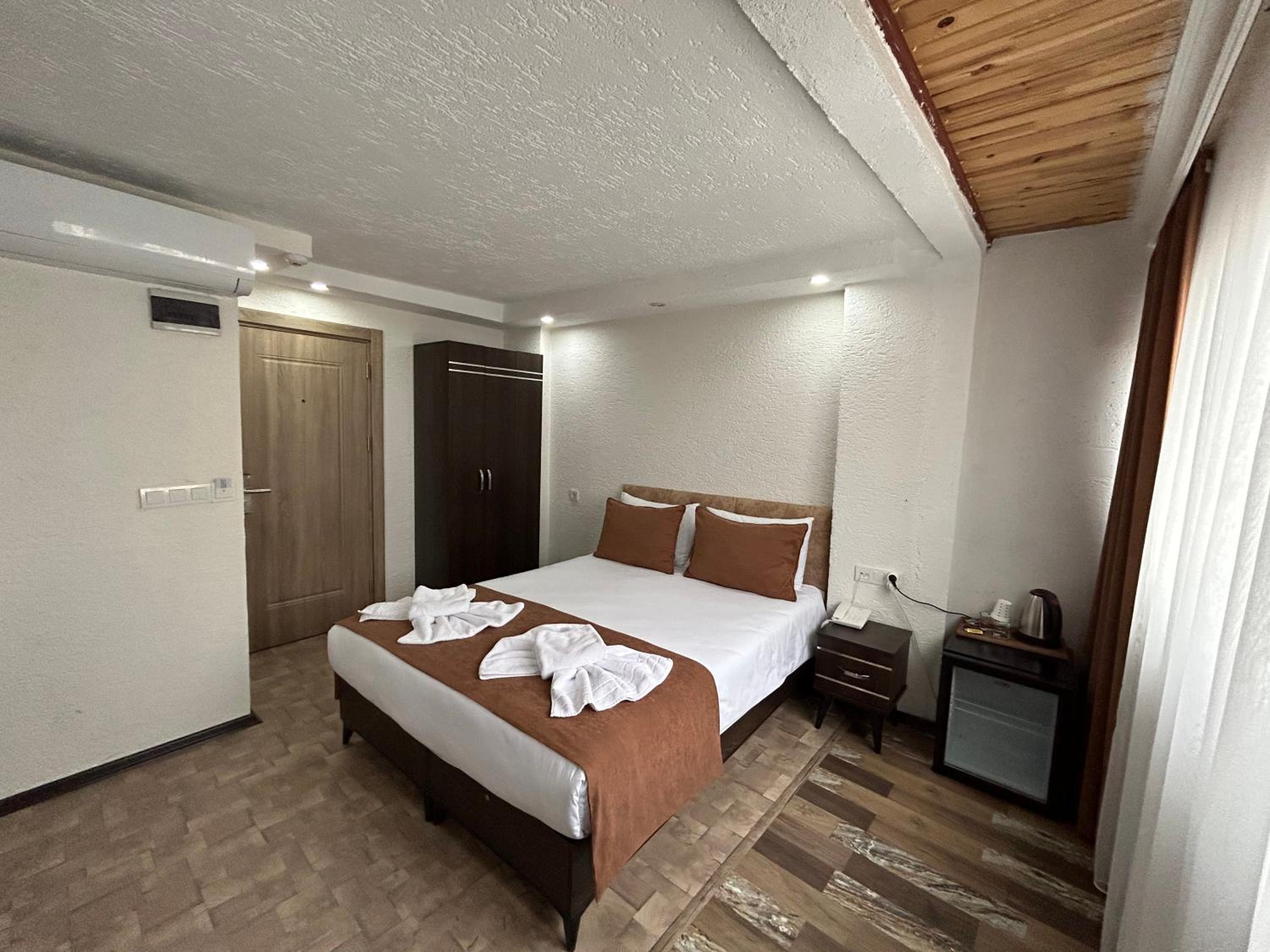 HOTEL GLOBAL 2022 becomes GLOBAL OTEL 2022. - Image 17