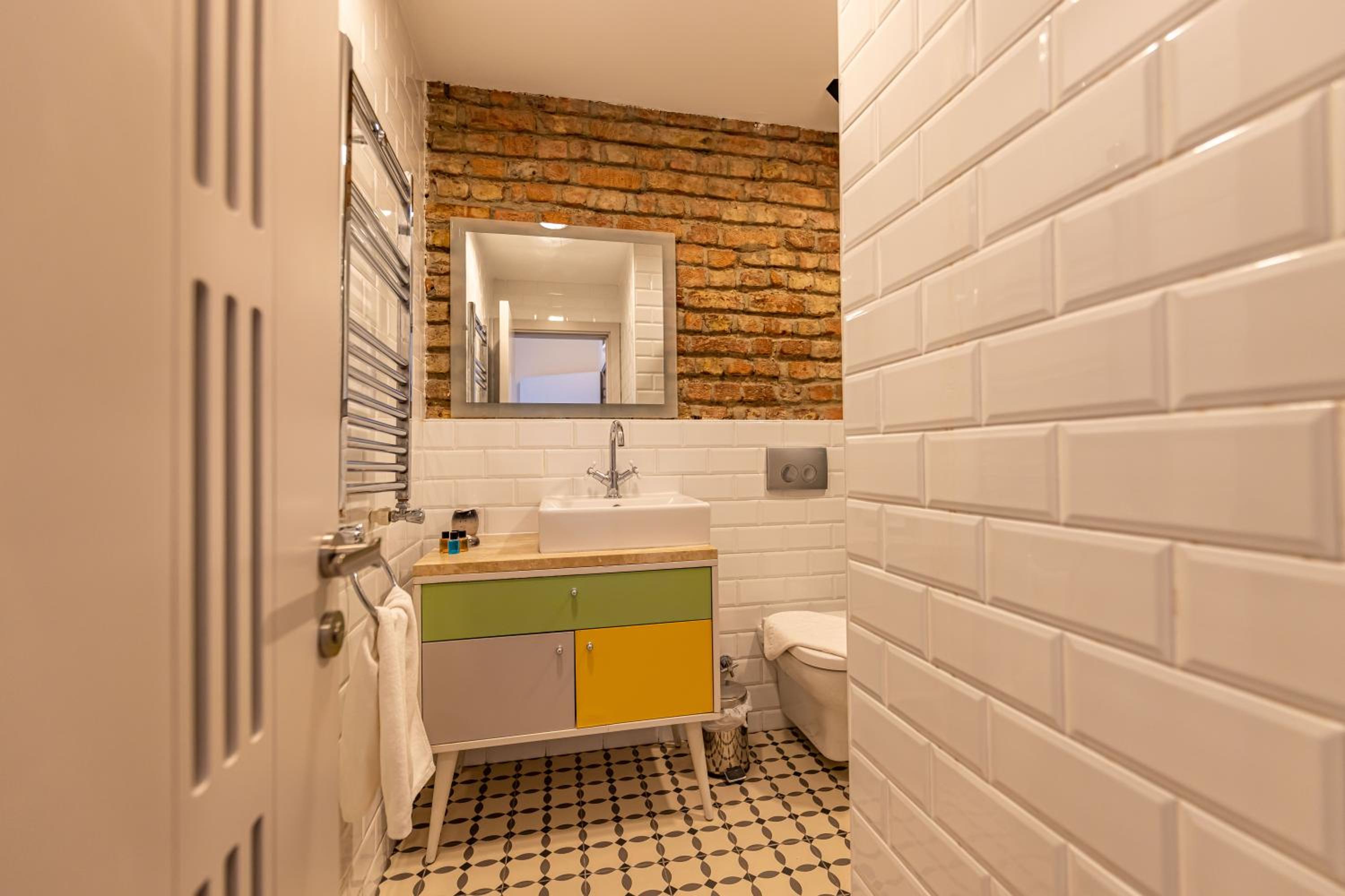 Calanthe Residence - Image 49