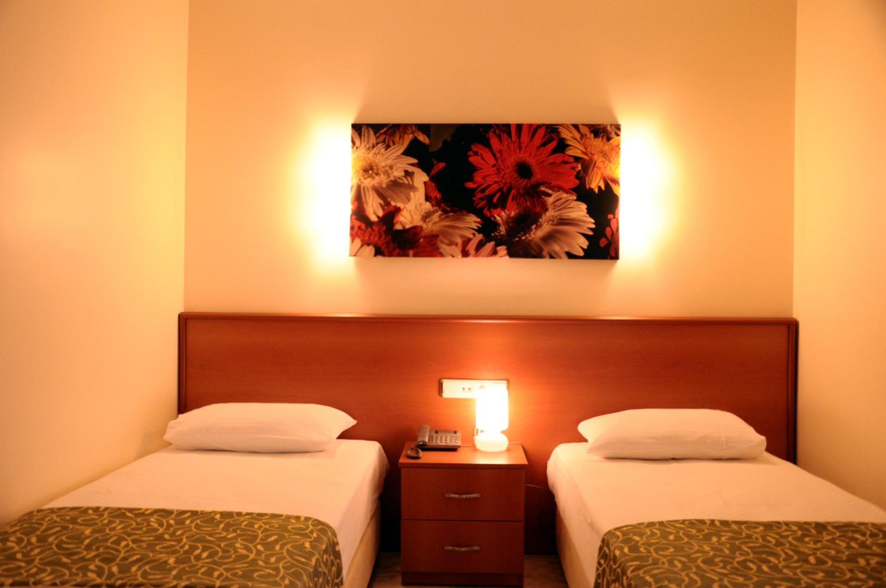 Lord Hotel - Image 23
