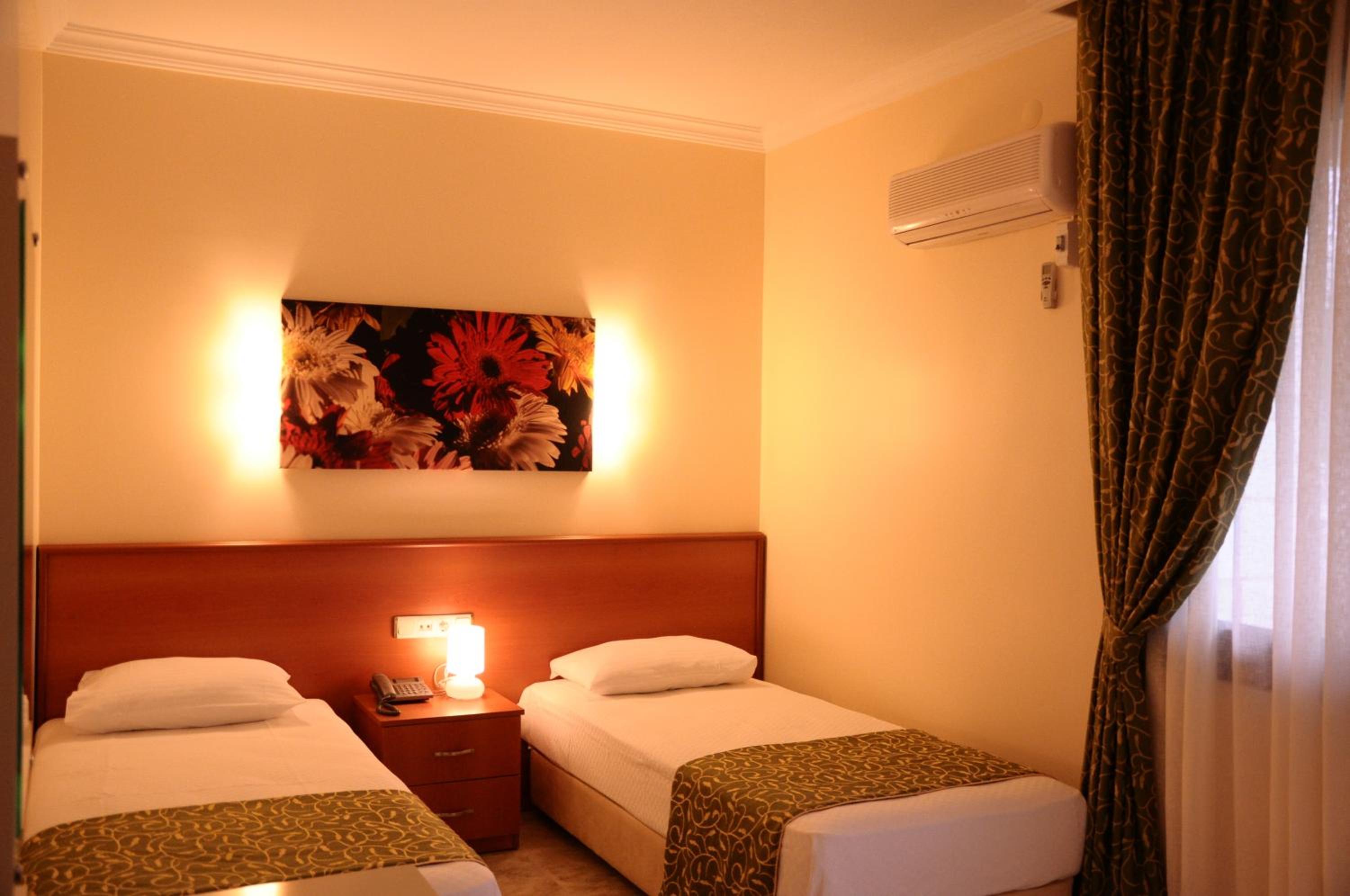 Lord Hotel - Image 24