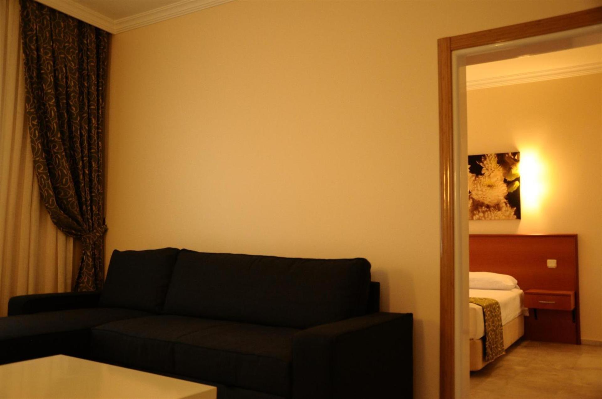 Lord Hotel - Image 22