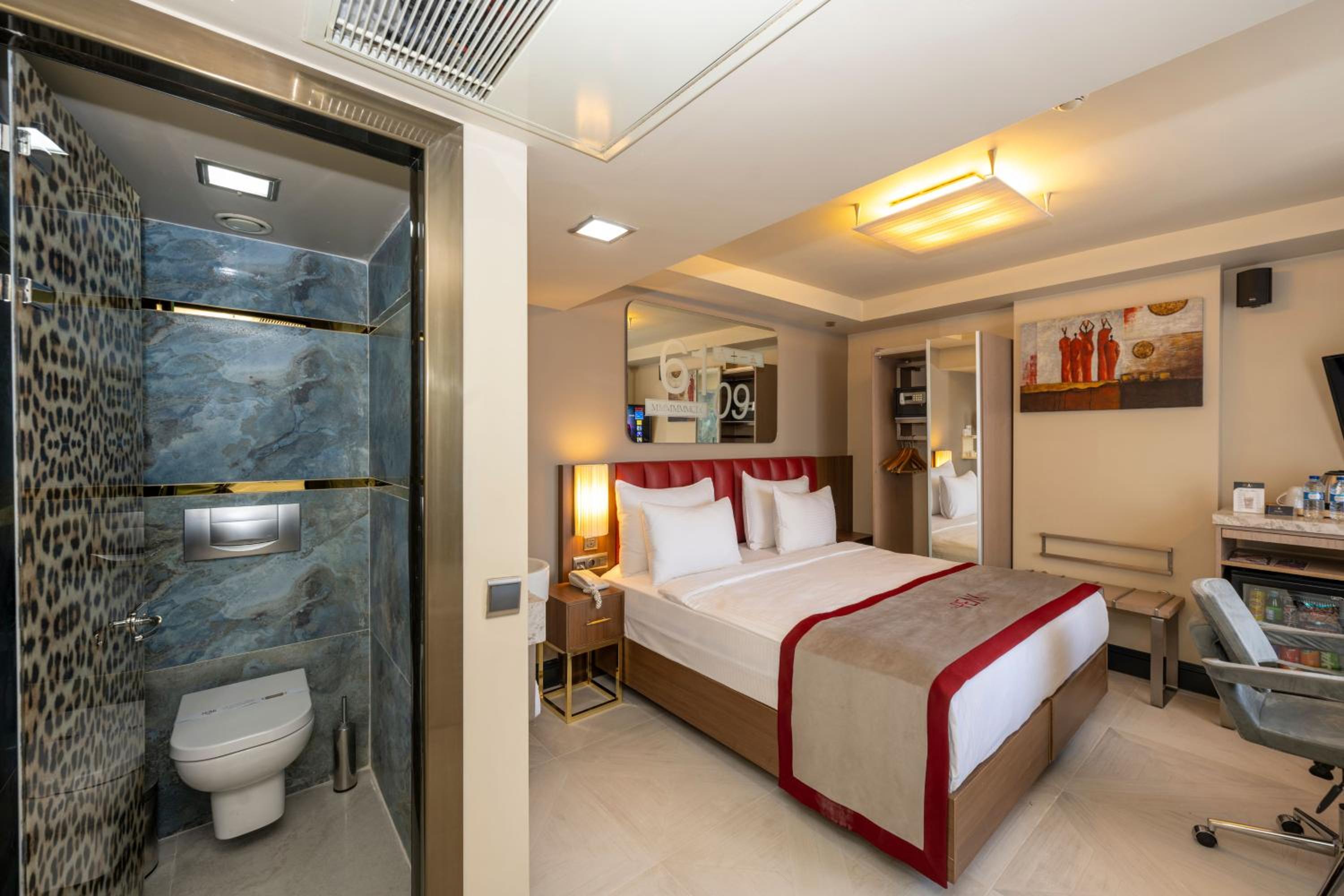 Ramada By Wyndham Istanbul Pera Taksim - Image 160