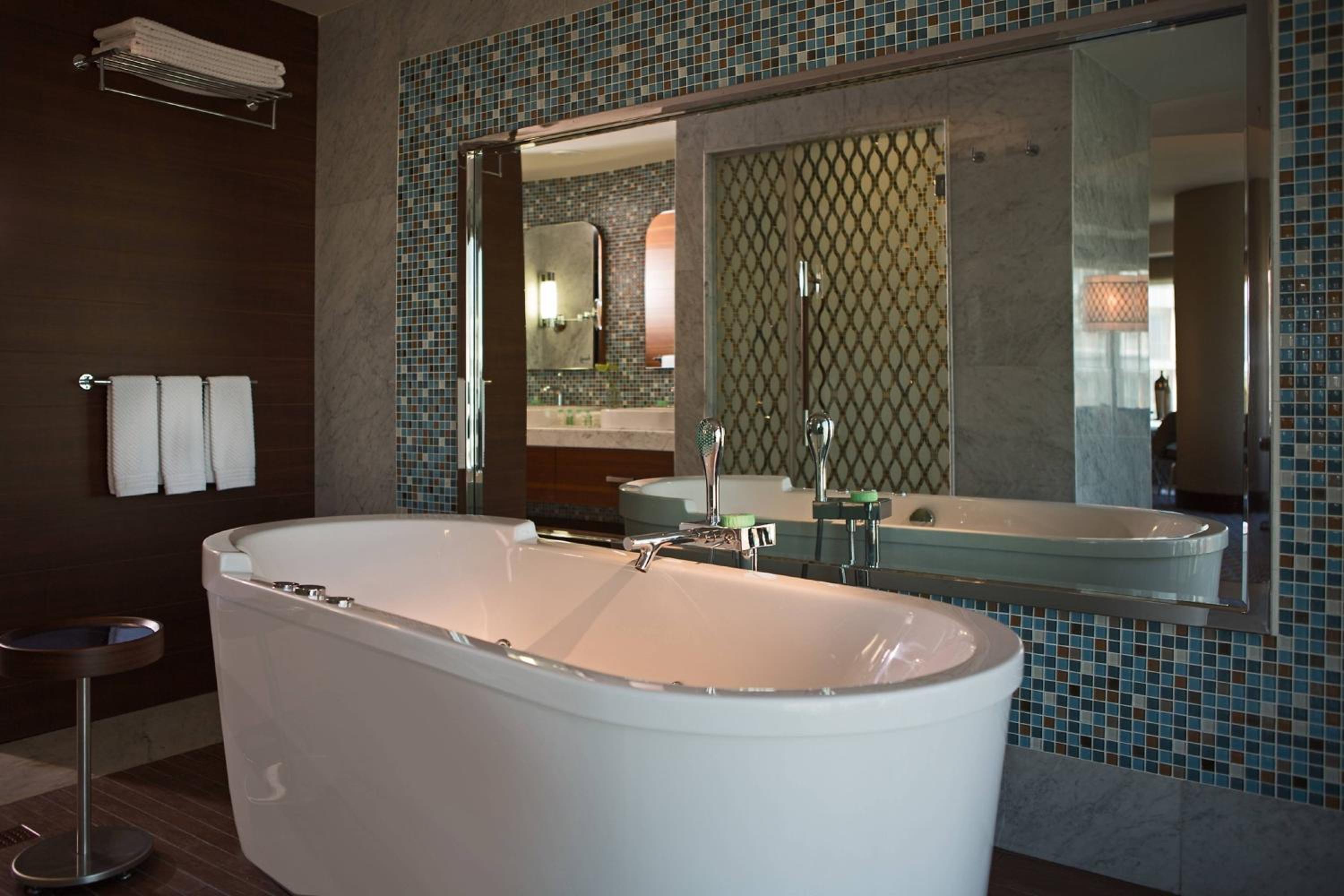 Renaissance İzmir Otel - Image 23