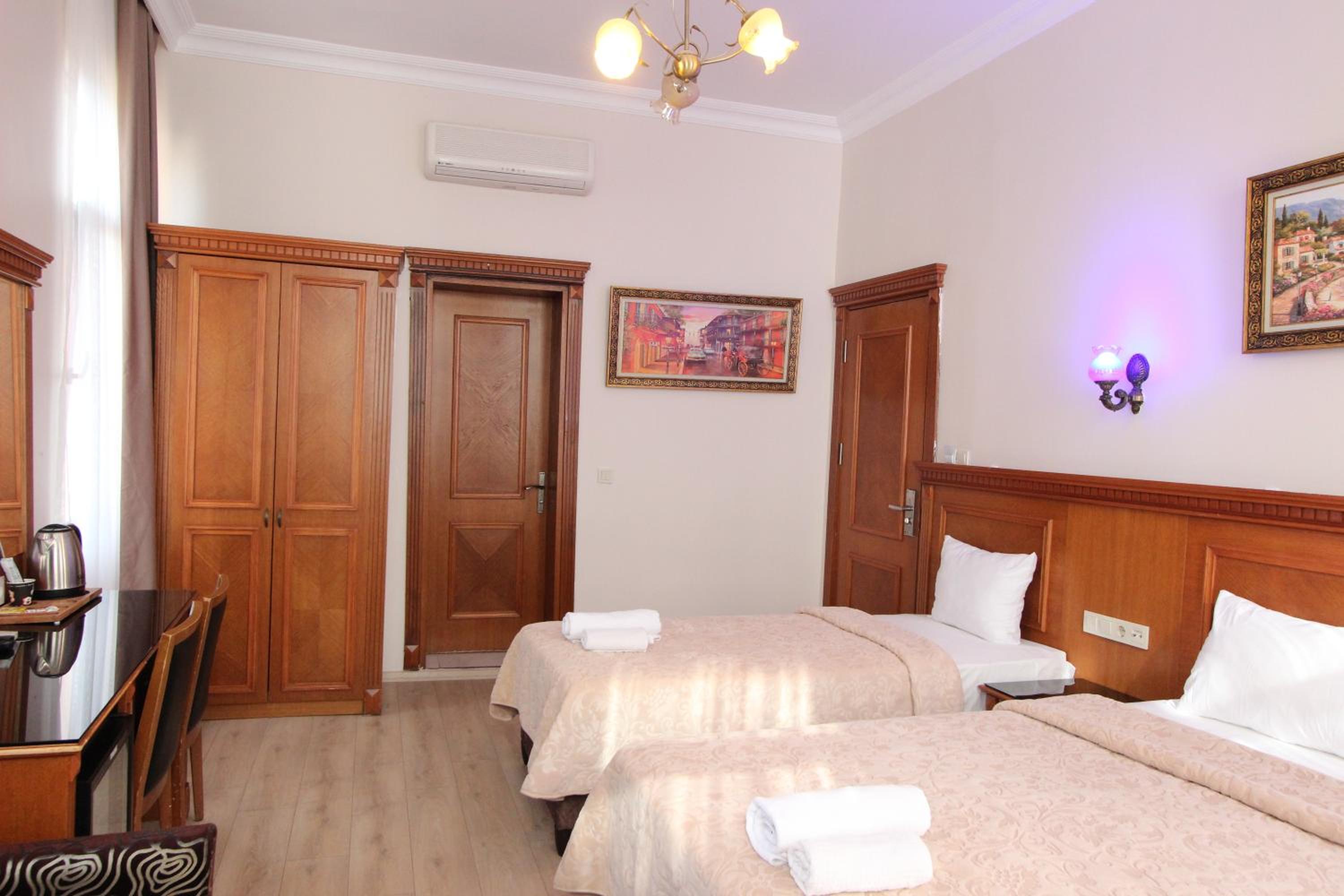 Hotel New House - Image 30