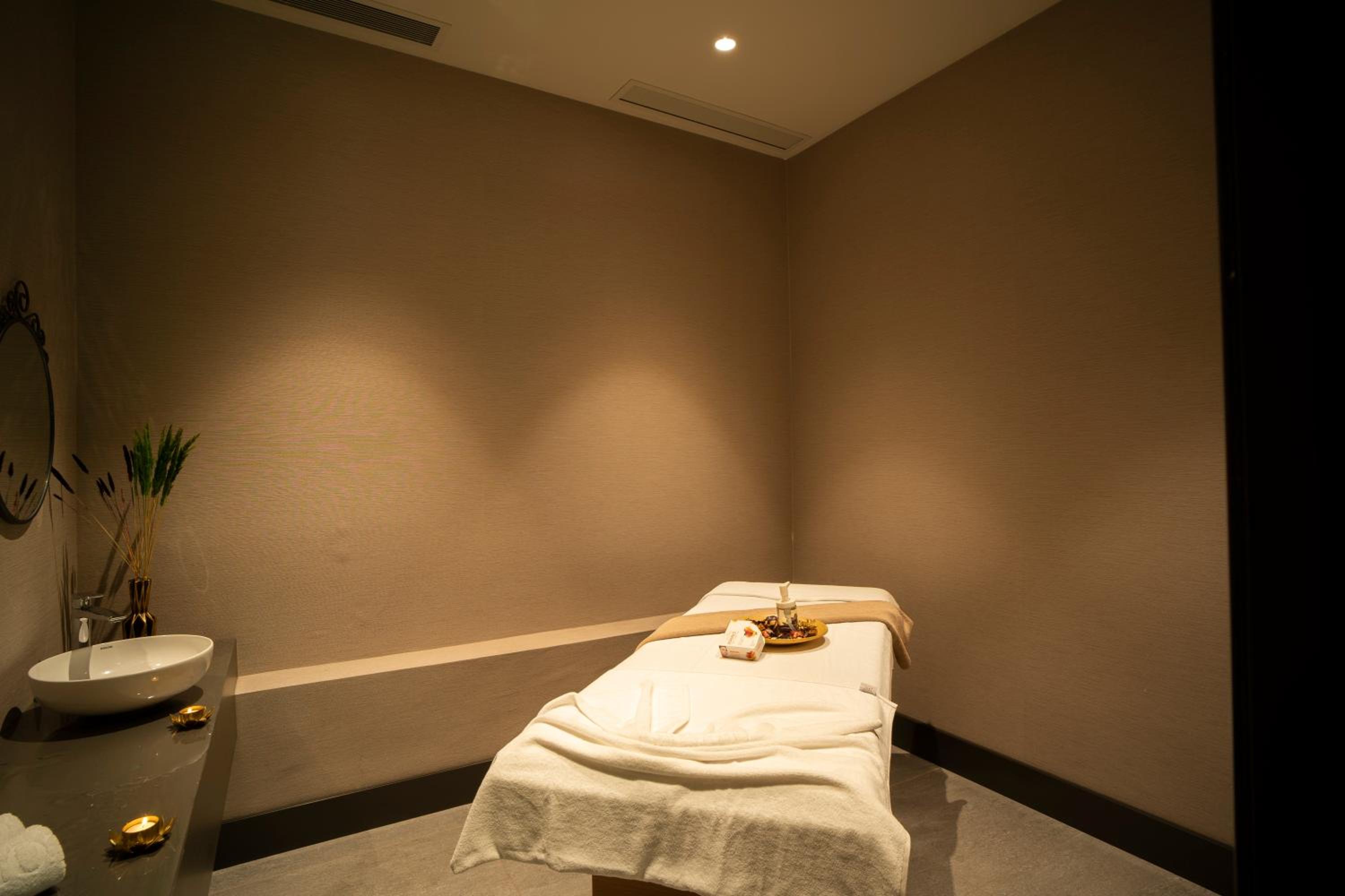 Arts Hotel Taksim - Image 10