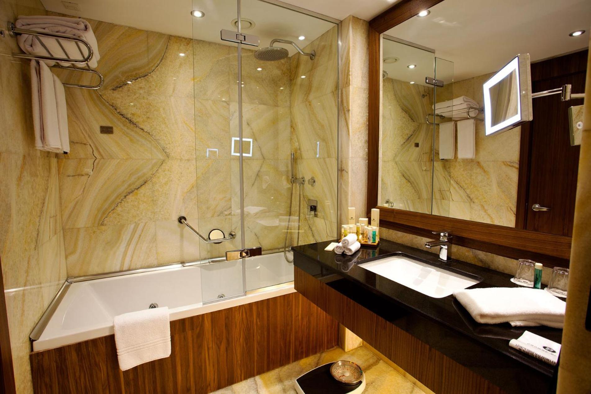 Crowne Plaza Istanbul Harbiye, an IHG Hotel - Image 77