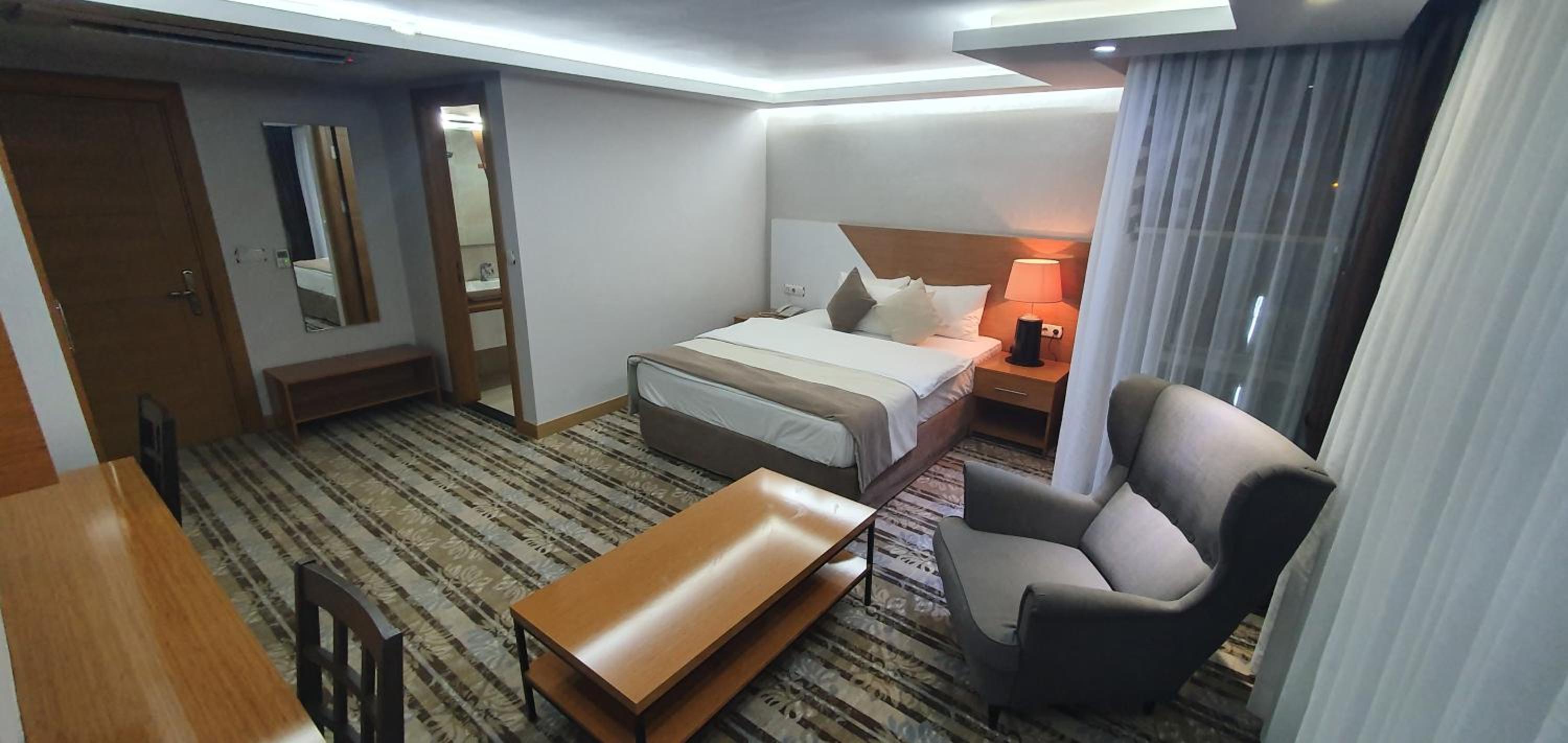 Bulvar Hotel - Image 8