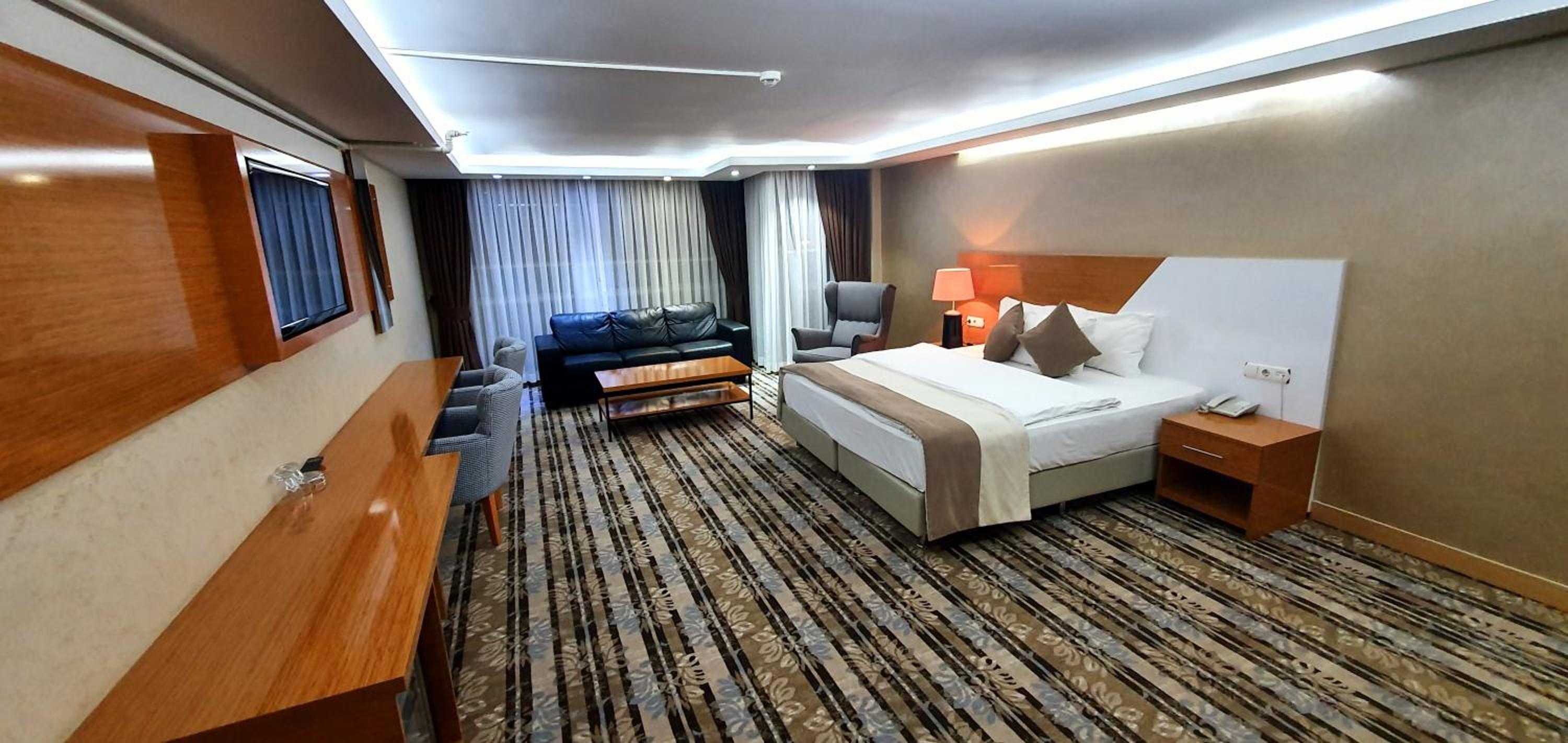Bulvar Hotel - Image 19