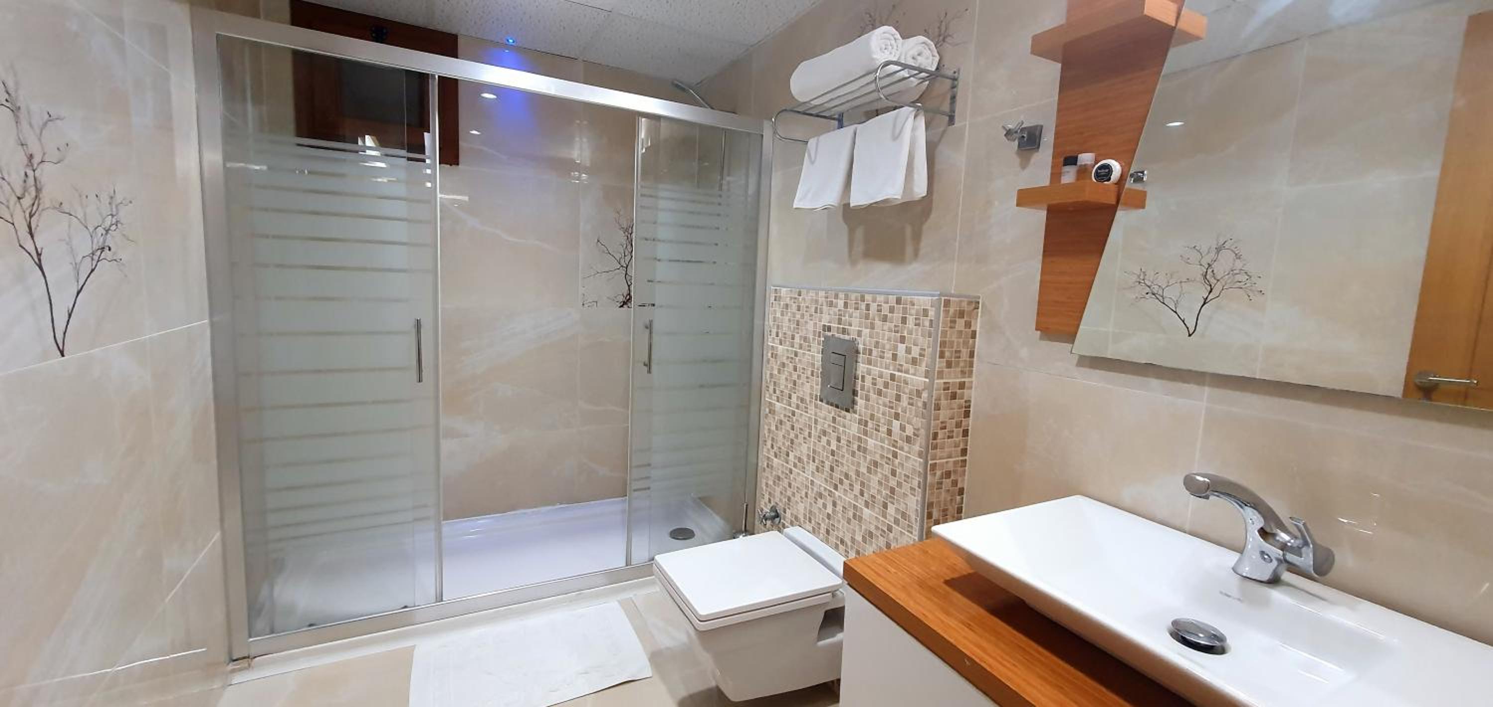 Bulvar Hotel - Image 14