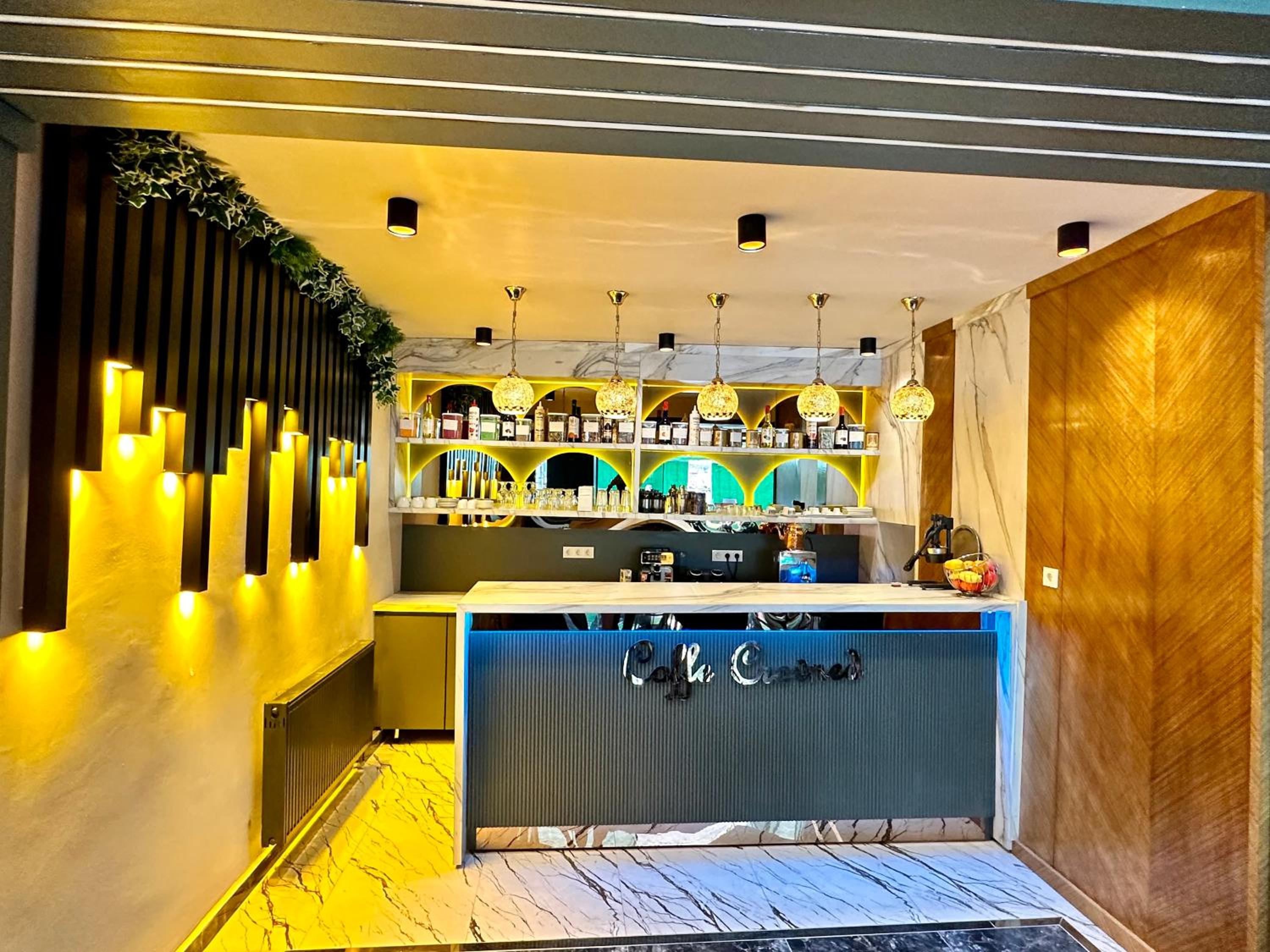Crowned Plus Otel - Image 7