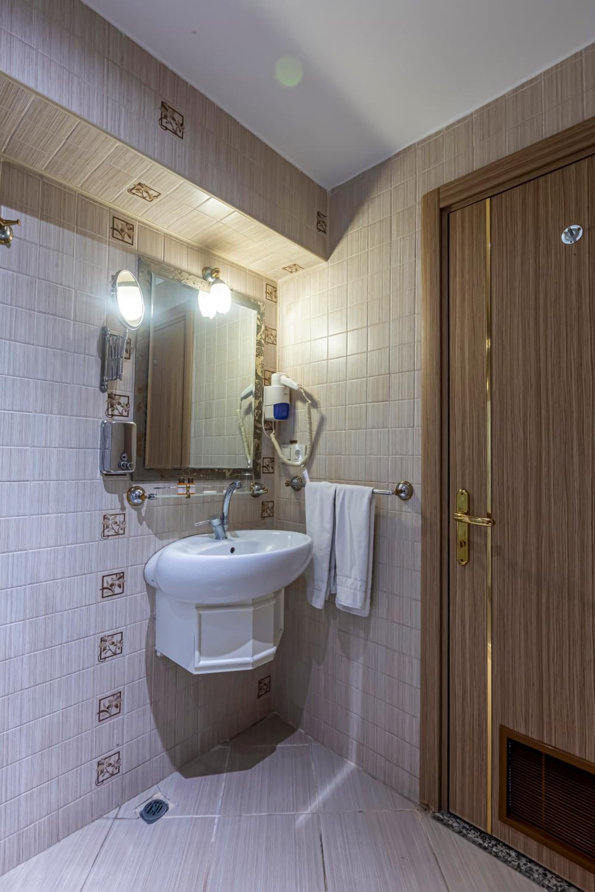 Marmaray Hotel - Image 110