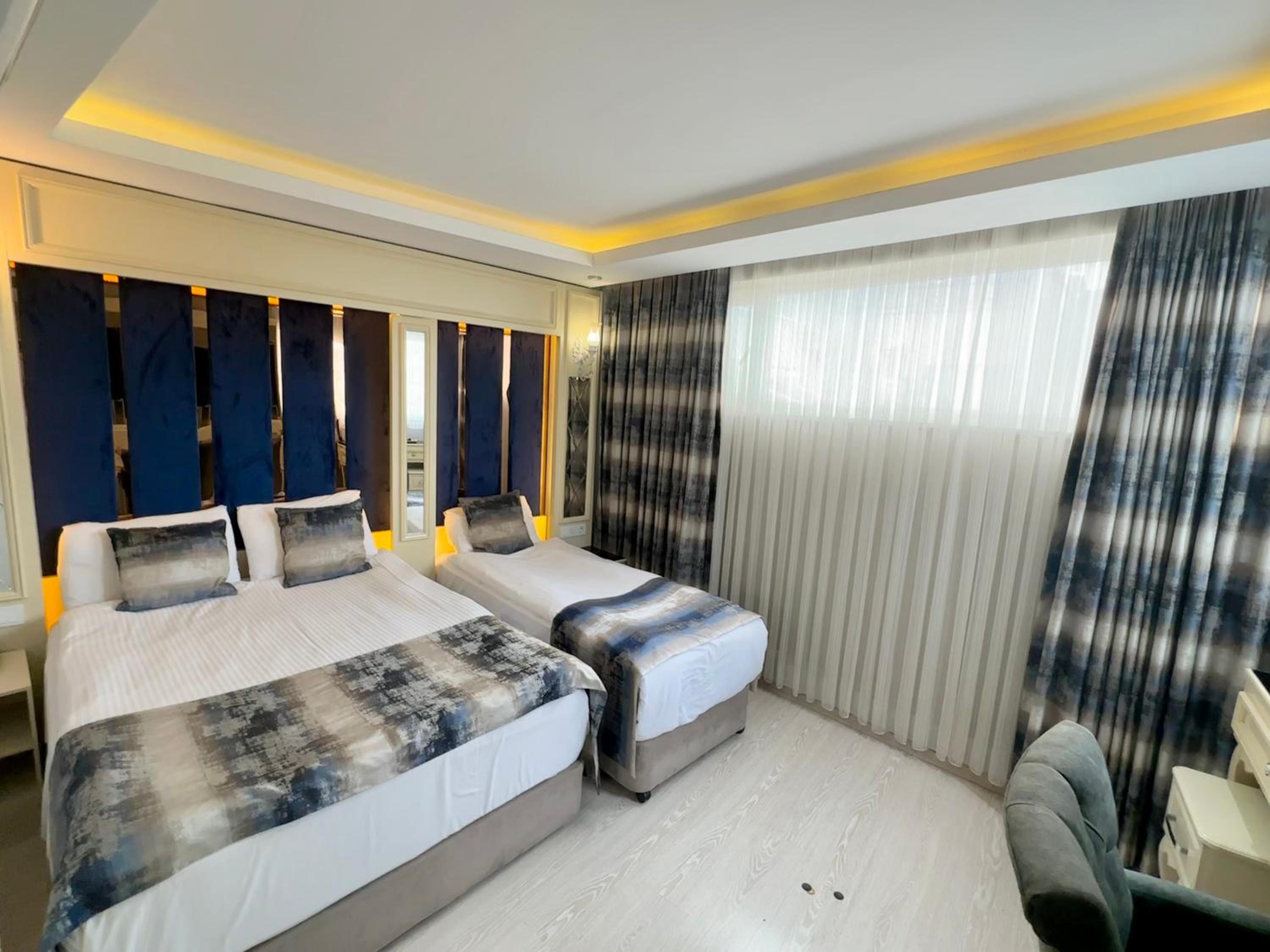 Crowned Plus Otel - Image 37