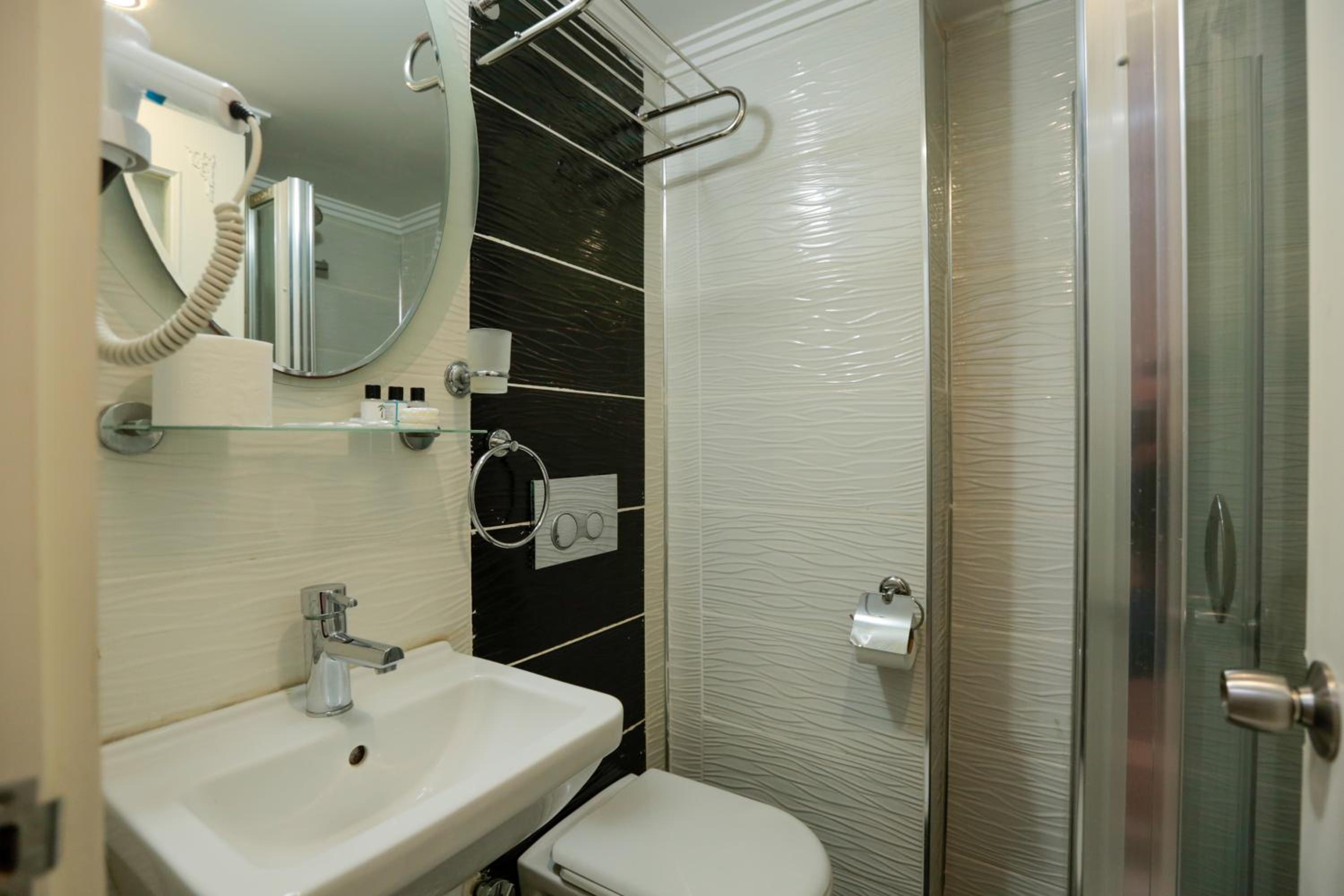 Nova City Hotel - Image 30