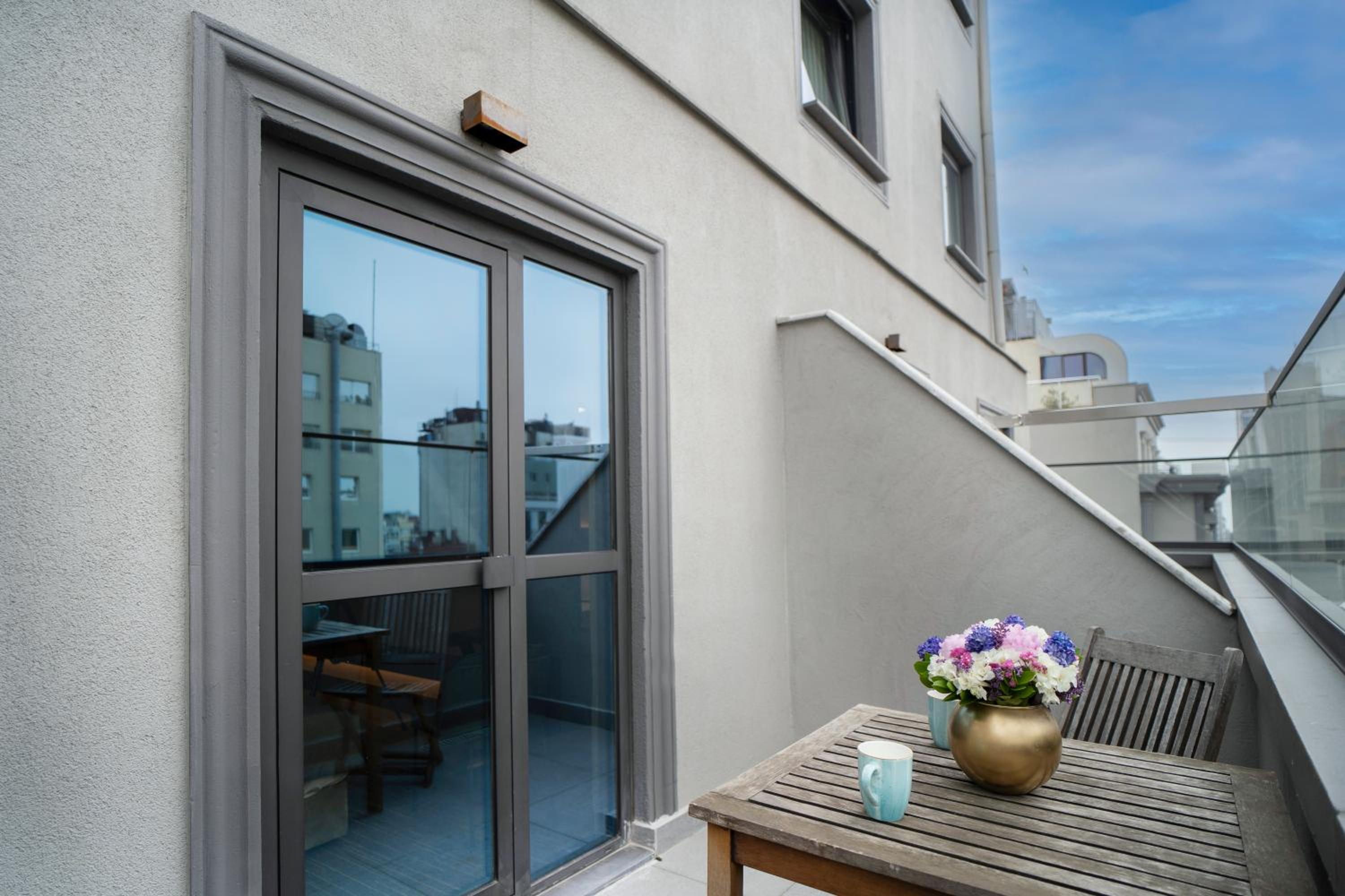 Arts Hotel Taksim - Image 8