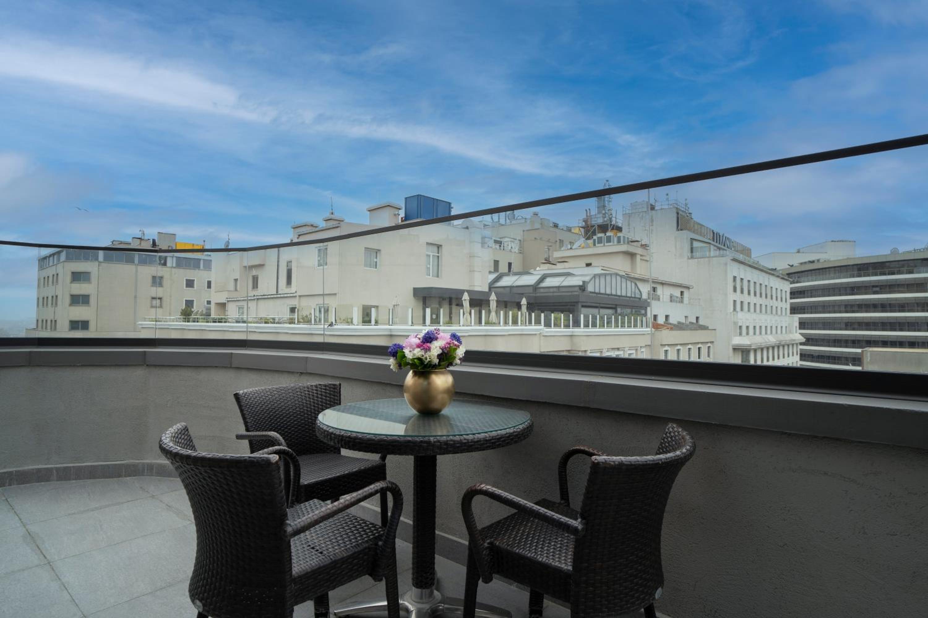 Arts Hotel Taksim - Image 19