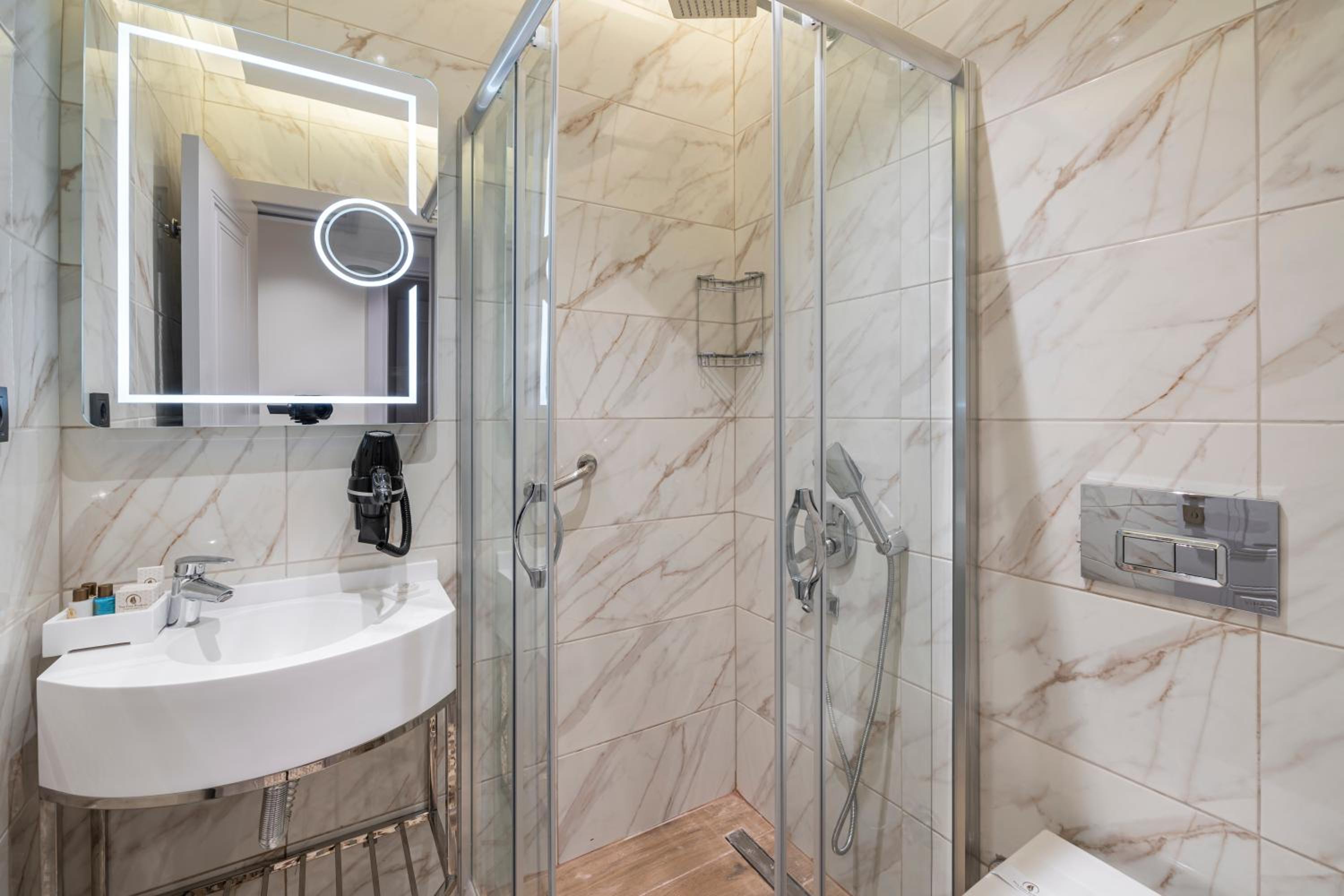 Pera Luna Premium Otel - Image 9