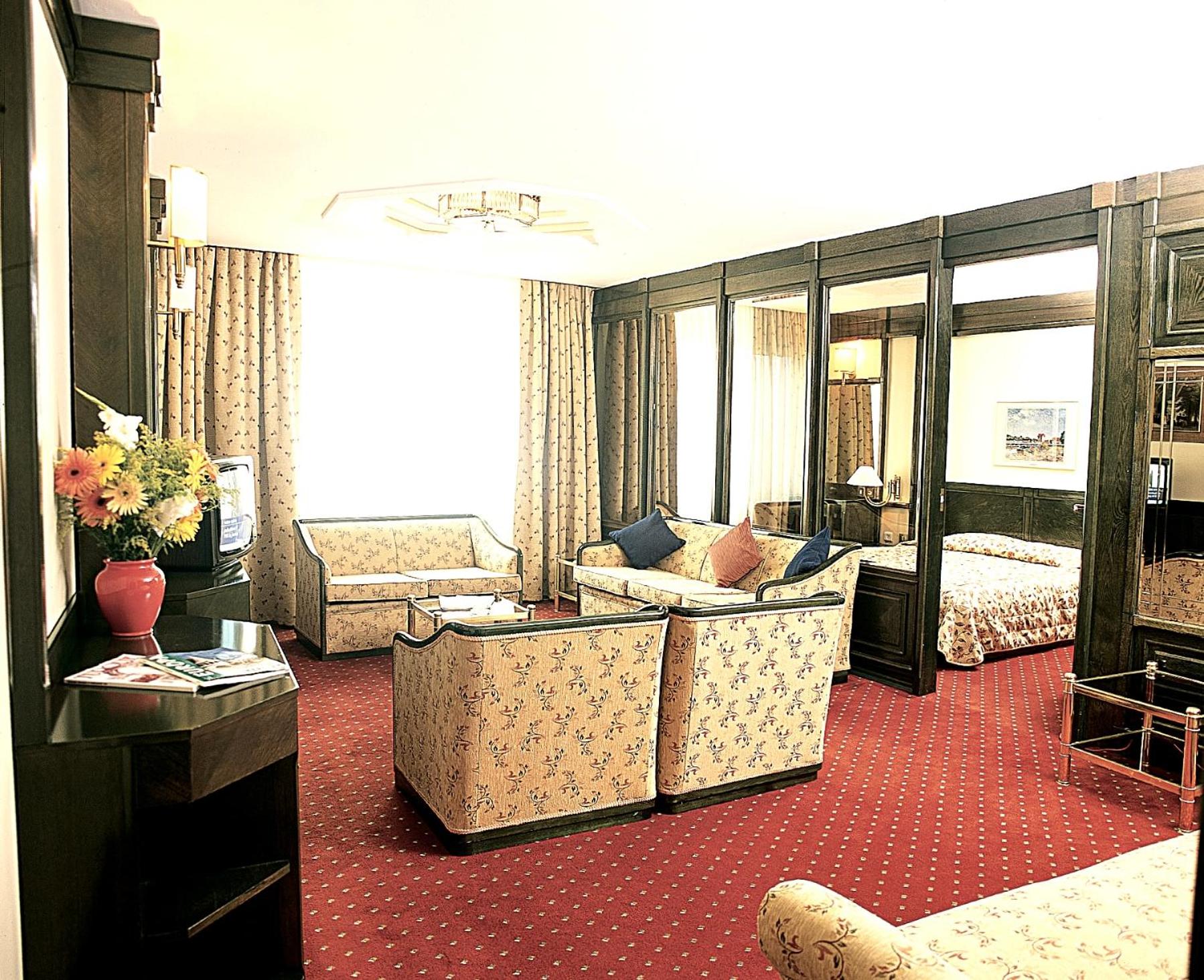 Istanbul Royal Hotel - Image 17