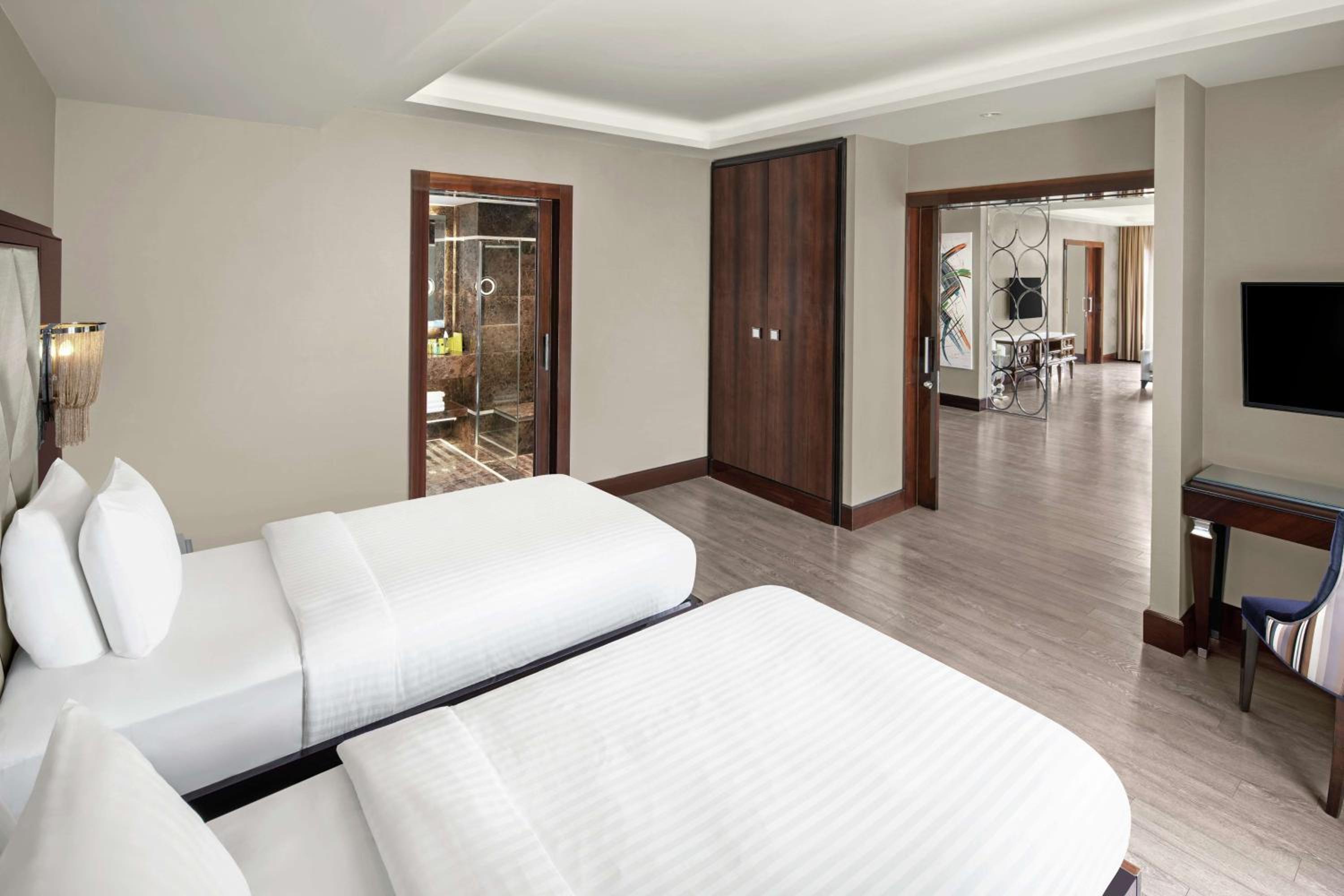 DoubleTree by Hilton İstanbul Esentepe - Image 41