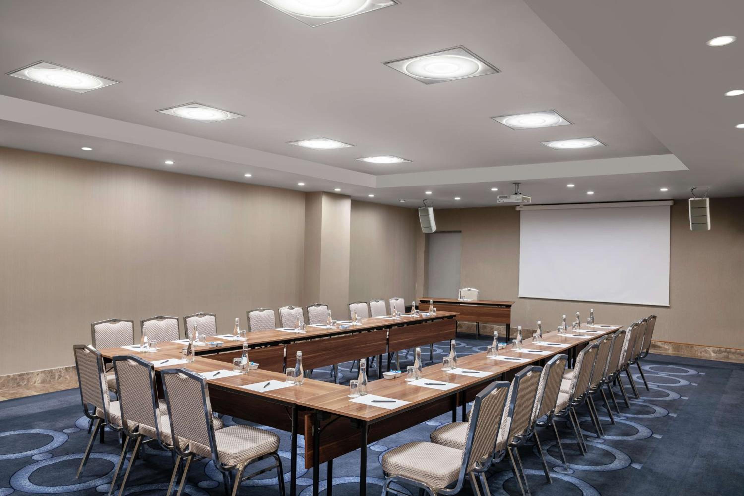 DoubleTree by Hilton İstanbul Esentepe - Image 48