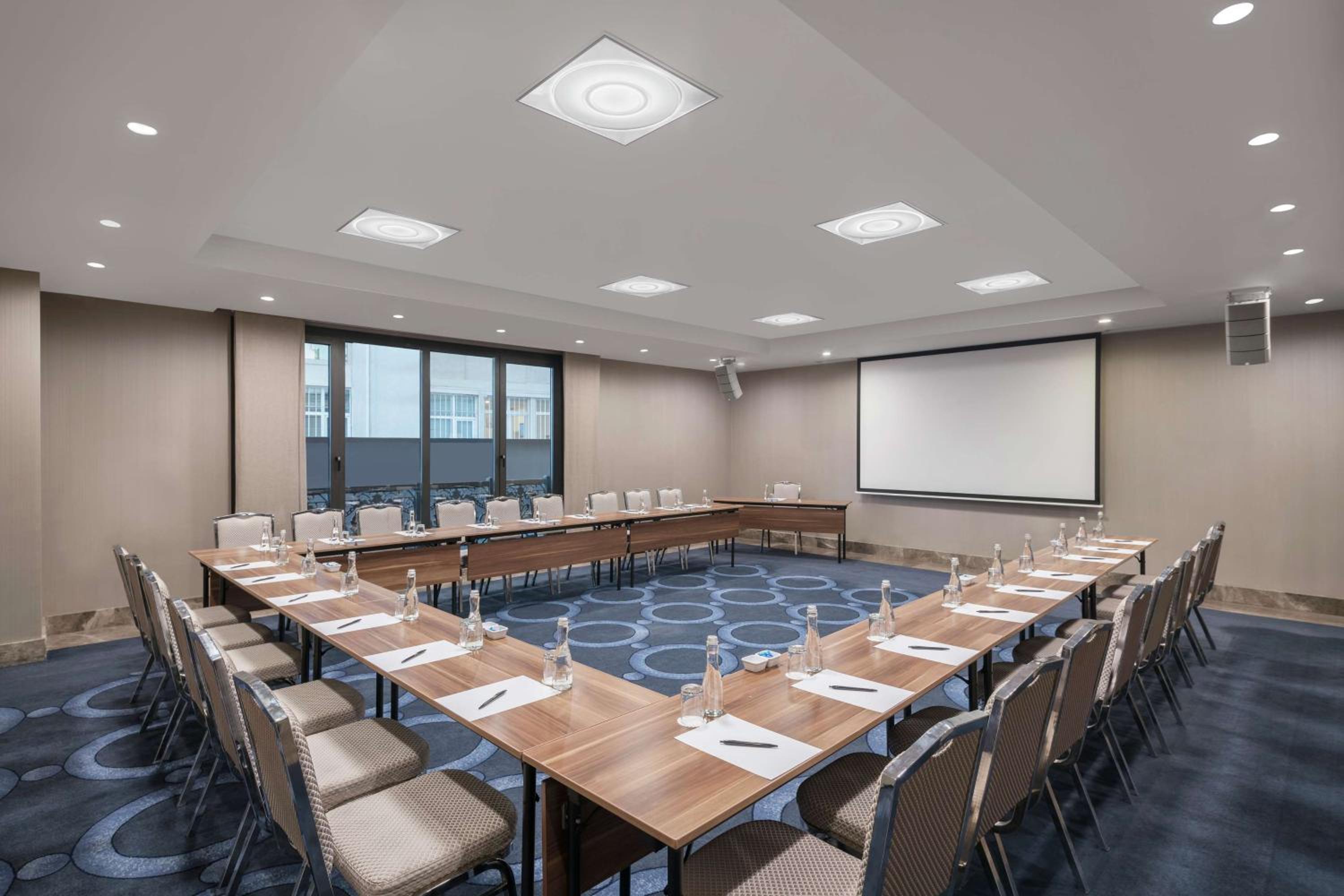 DoubleTree by Hilton İstanbul Esentepe - Image 51