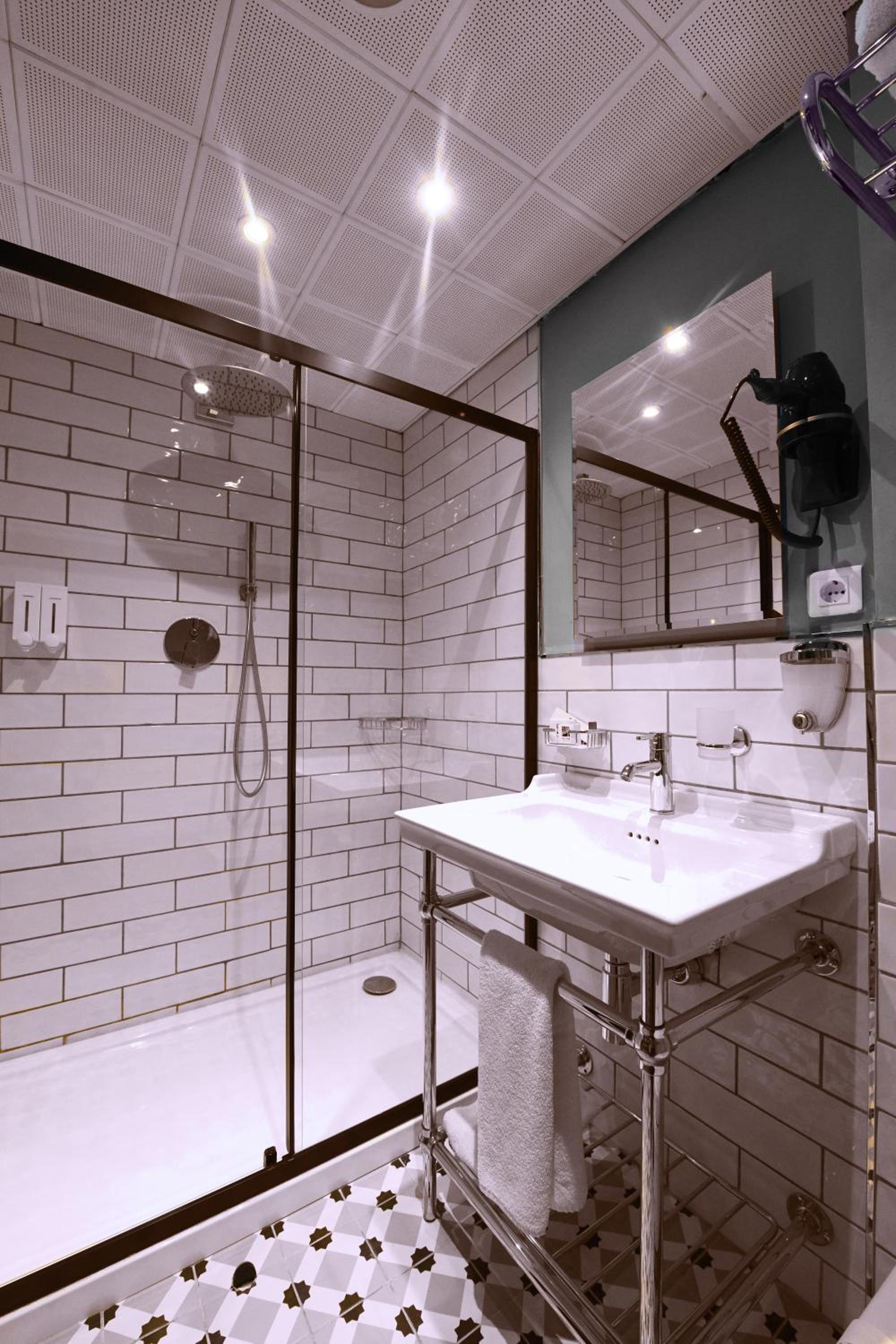 Inncity Hotel Nisantasi - Image 34