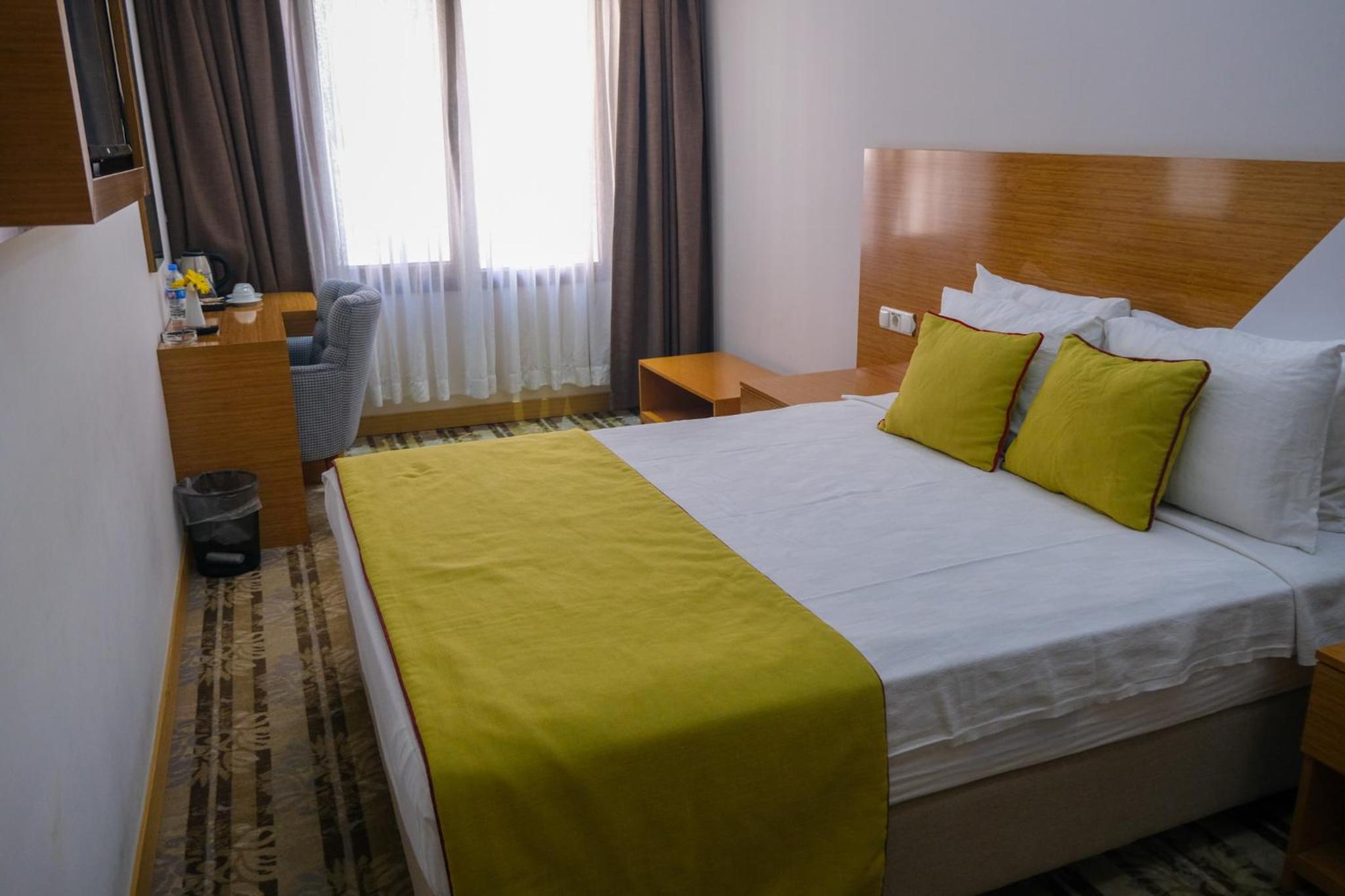 Bulvar Hotel - Image 29