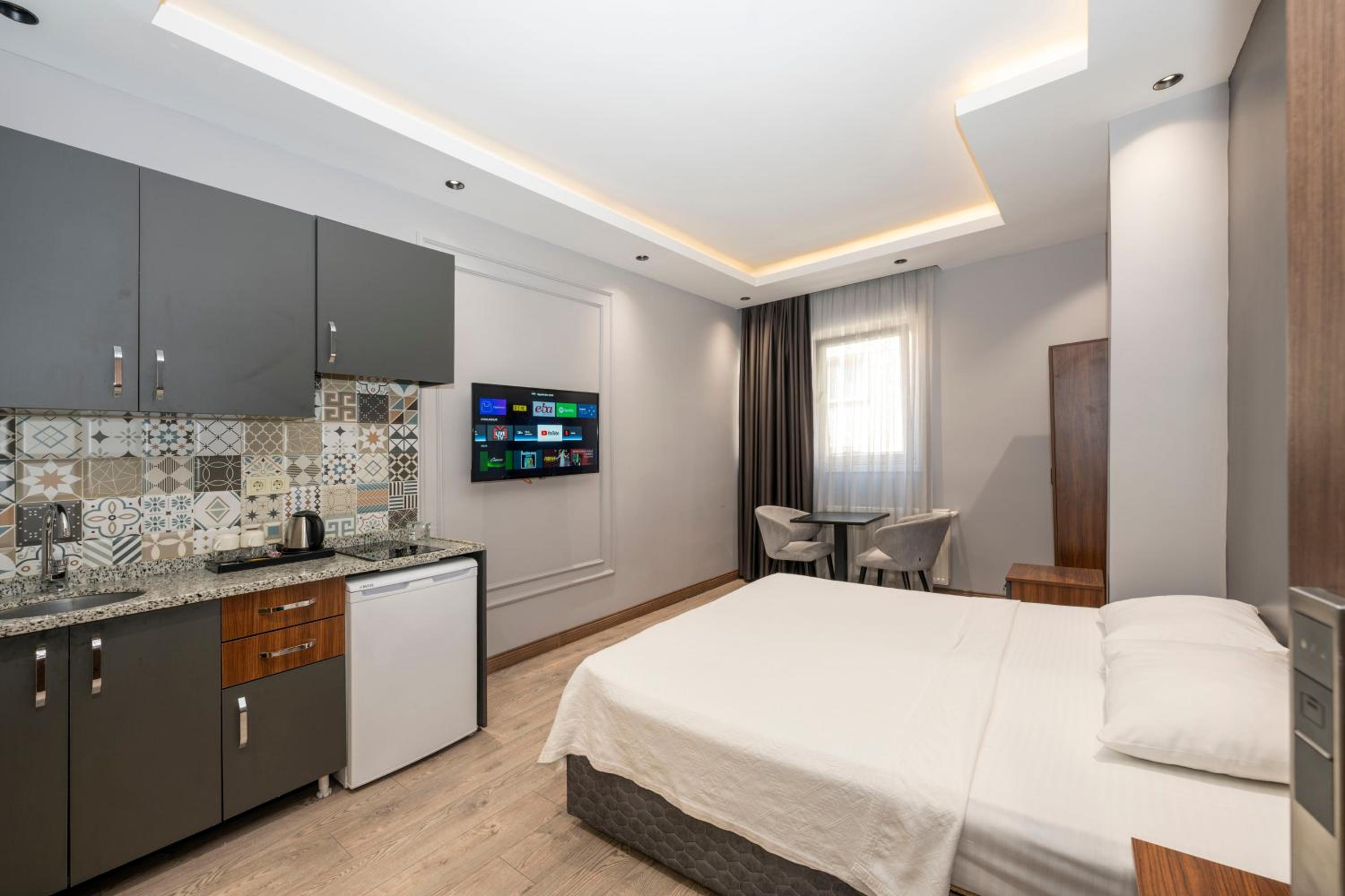 Comfort Suites Otel - Image 11