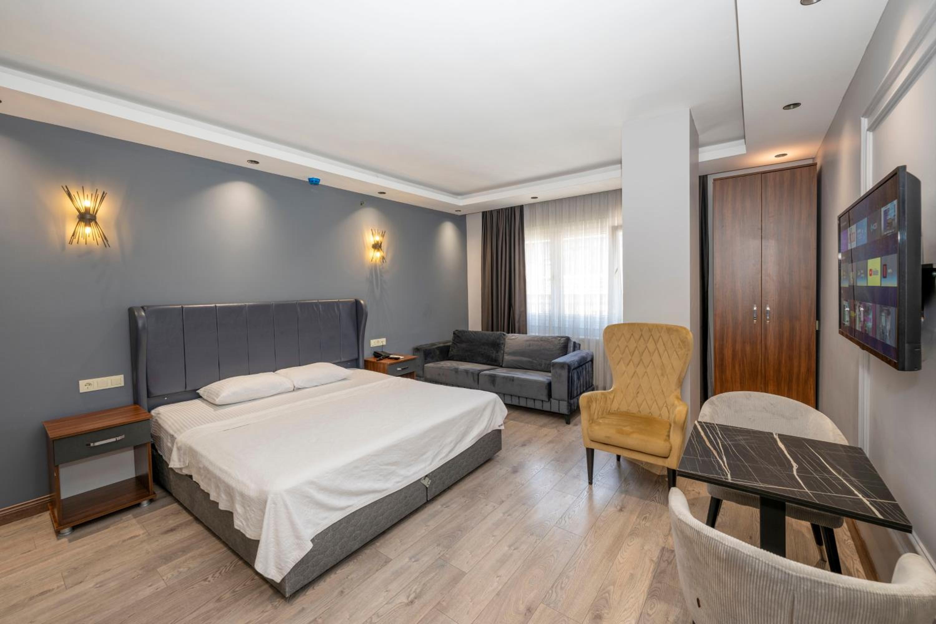 Comfort Suites Otel - Image 24