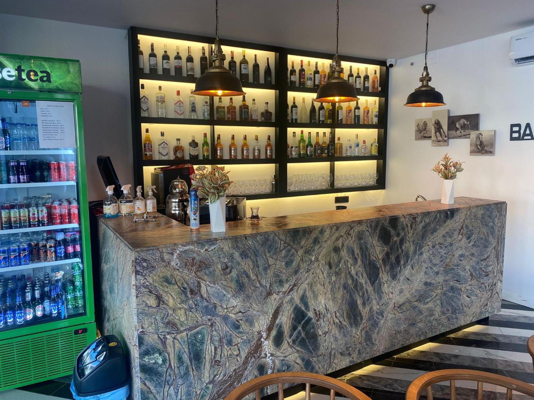 Wolf Of The City Otel - Image 14