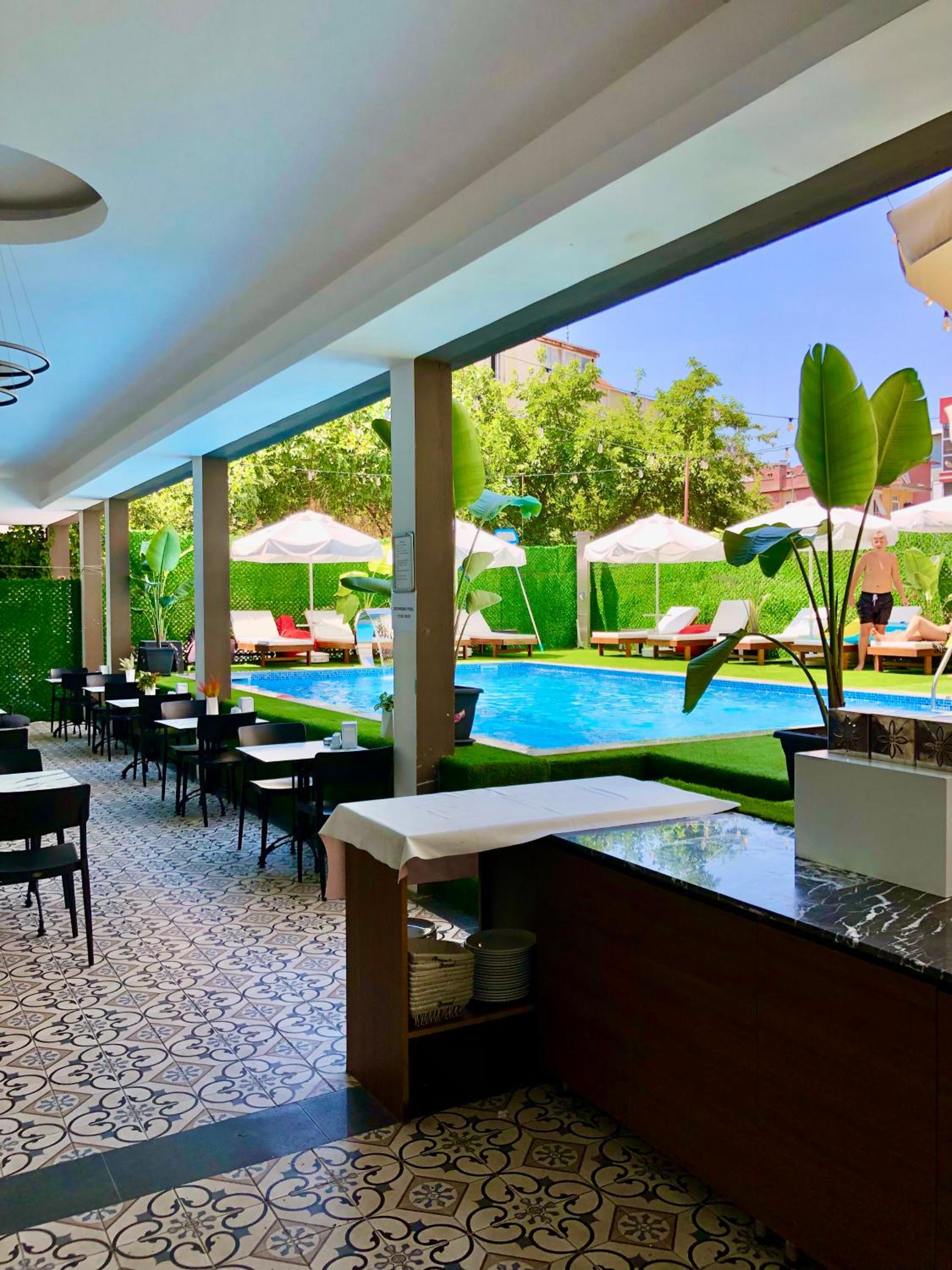 Wolf Of The City Otel - Image 26
