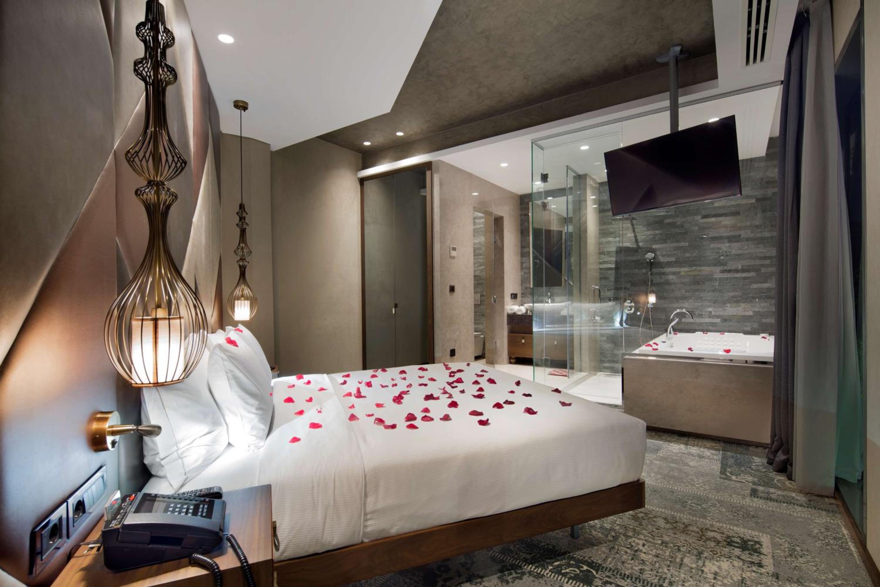 DoubleTree by Hilton İstanbul - Piyalepaşa - Image 5