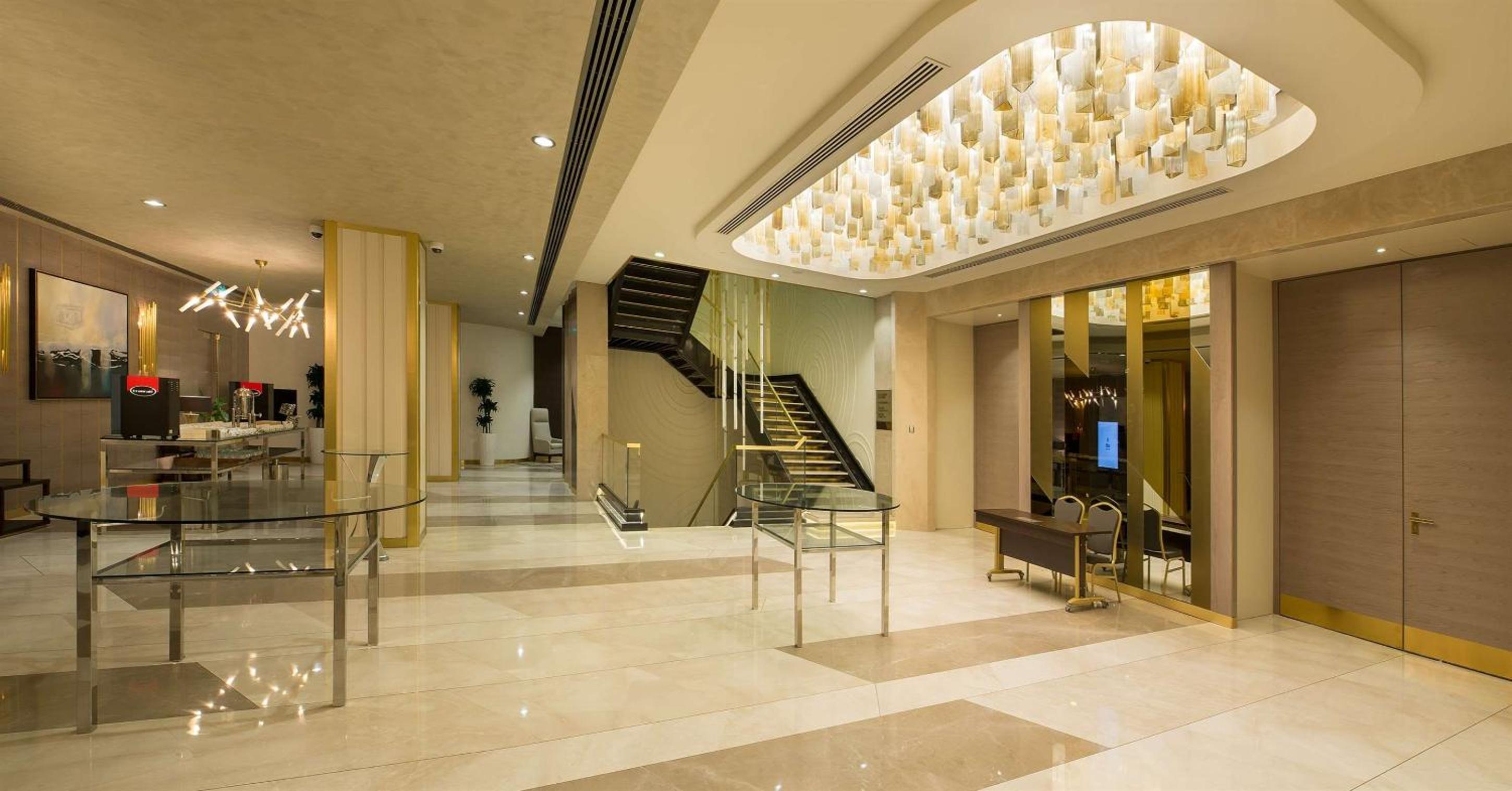 Hilton Istanbul Kozyatagi - Image 12