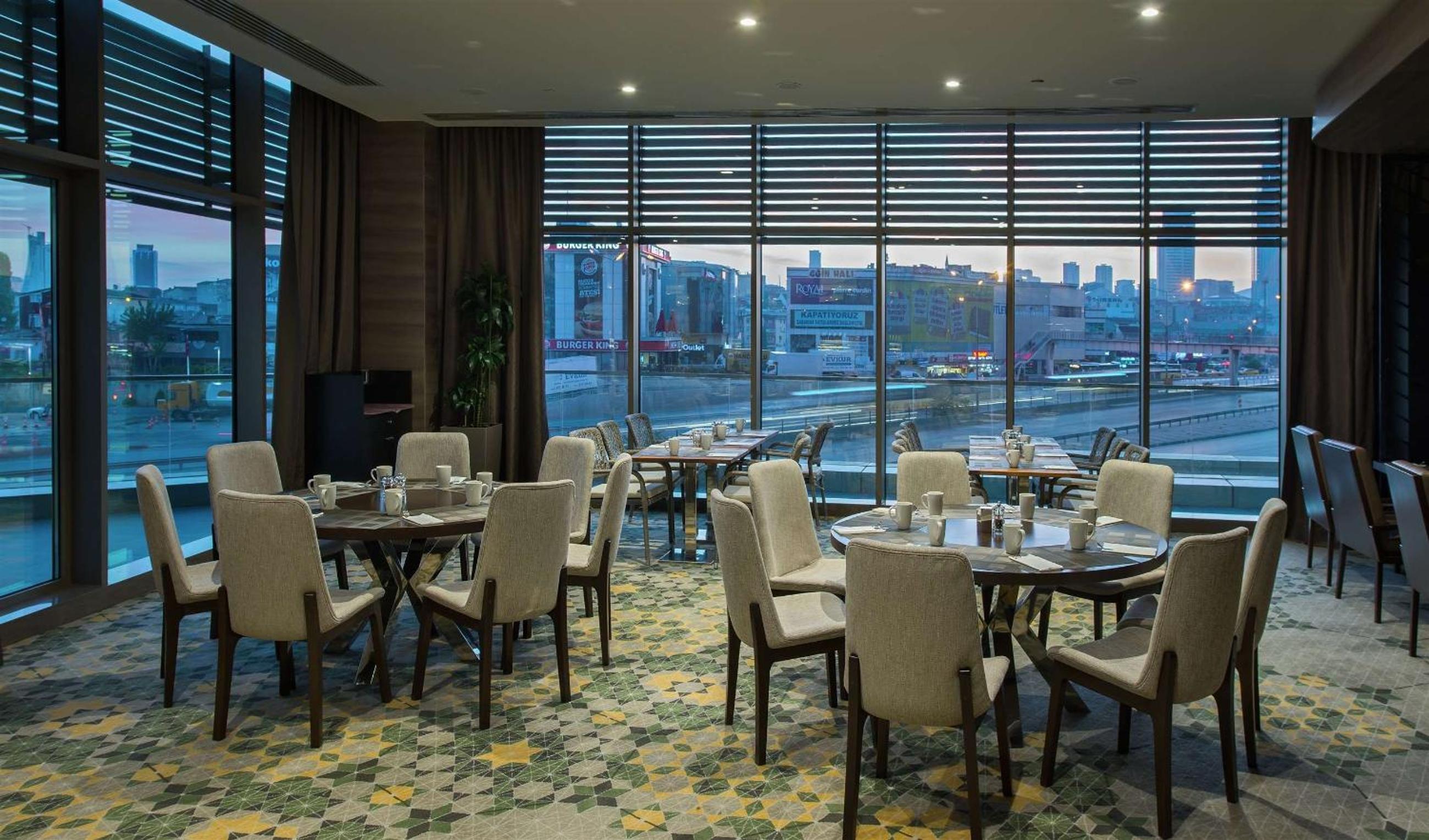 Hilton Istanbul Kozyatagi - Image 20