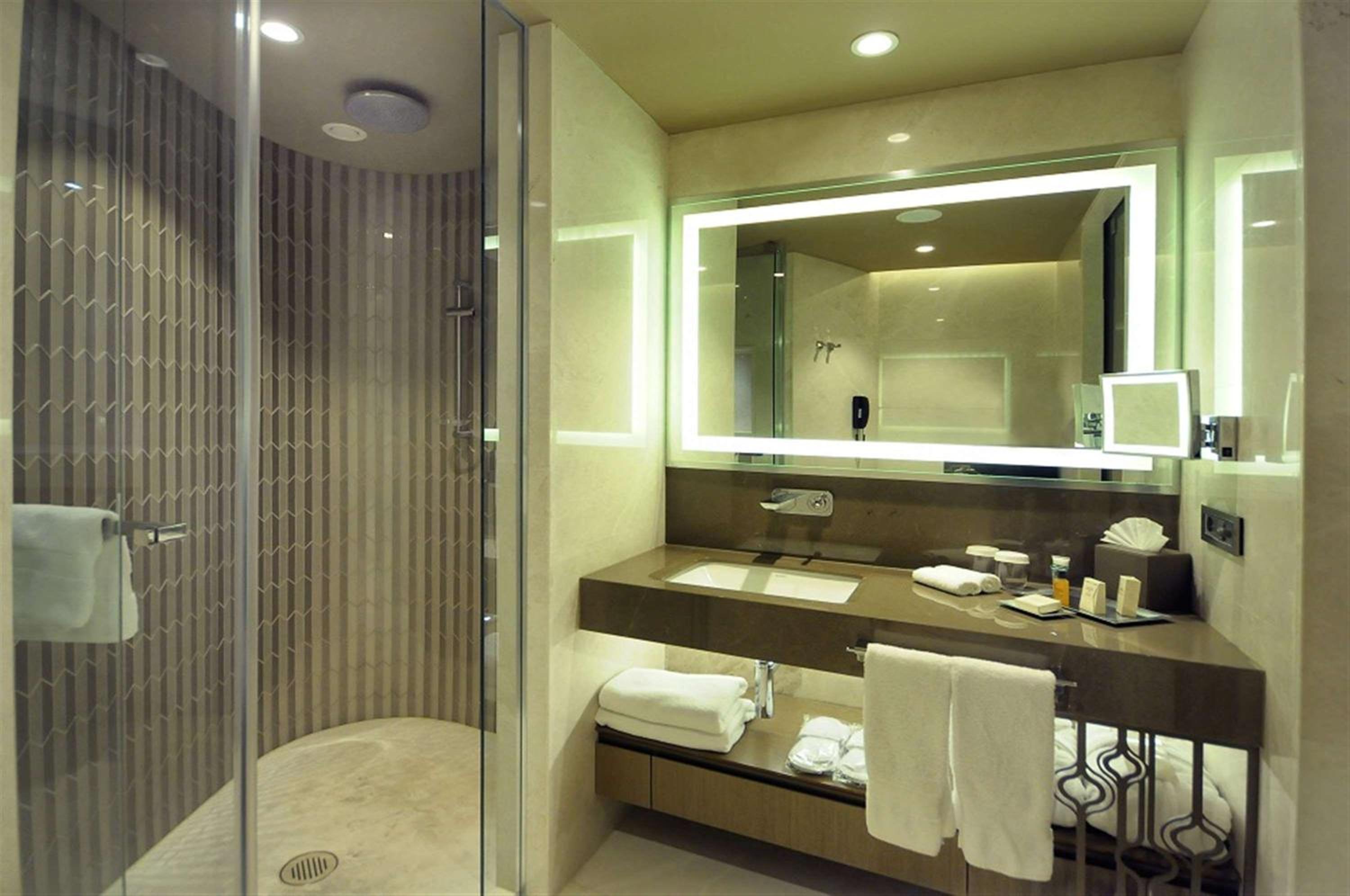 Hilton Istanbul Kozyatagi - Image 60