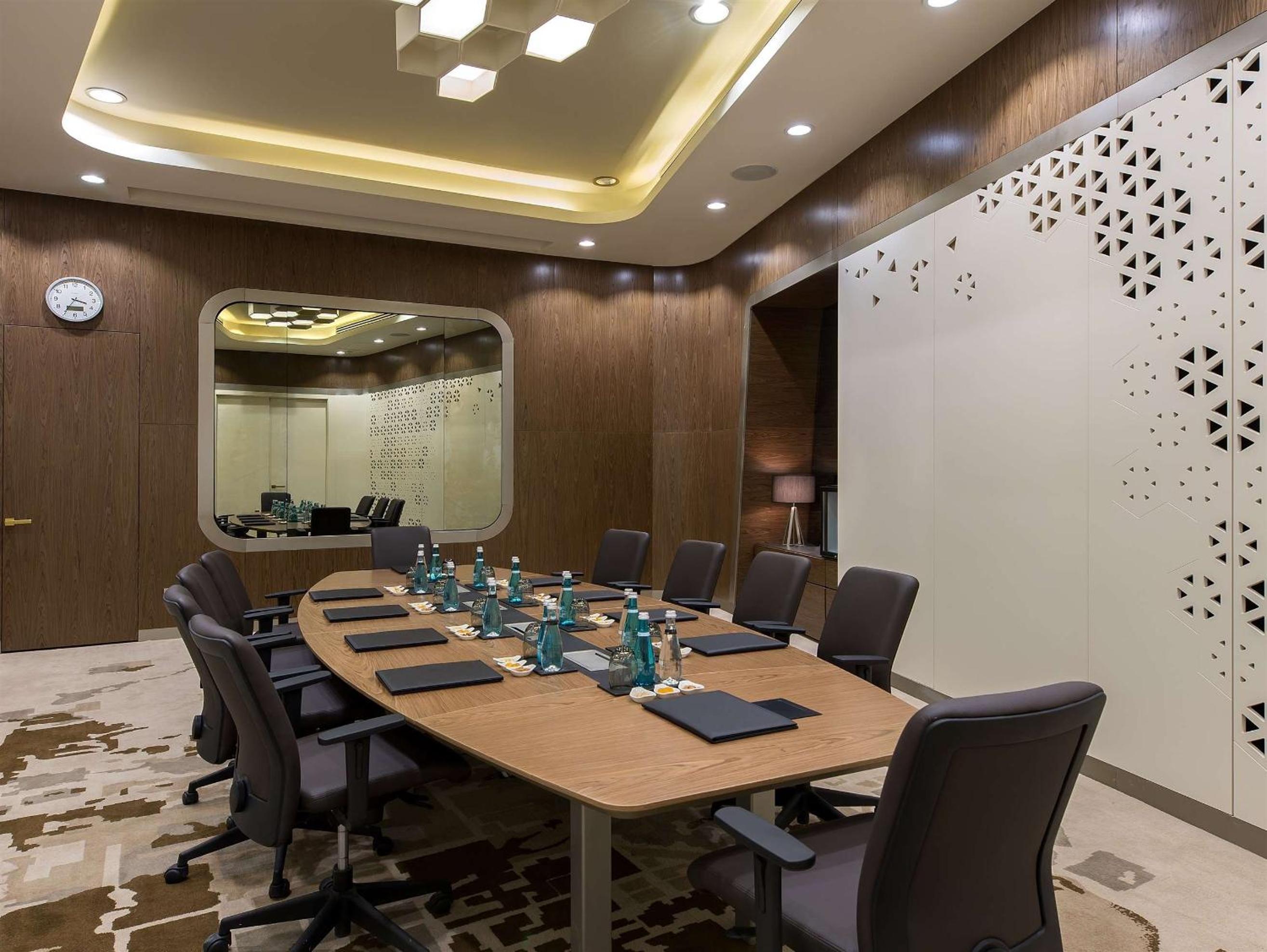 Hilton Istanbul Kozyatagi - Image 69