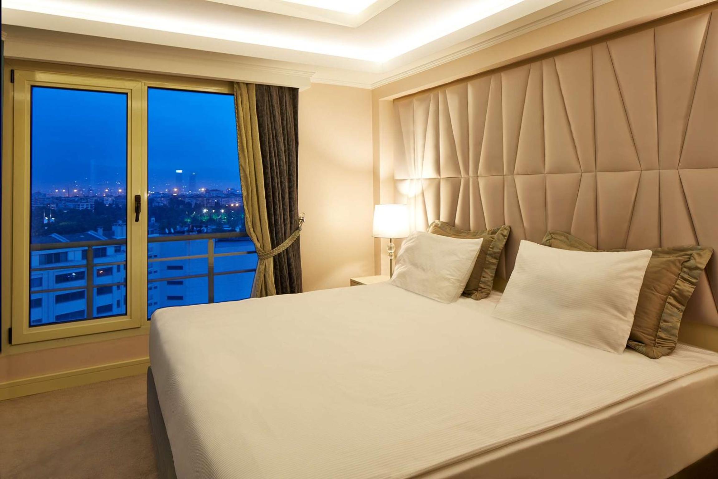 DoubleTree by Hilton Izmir - Alsancak - Image 40
