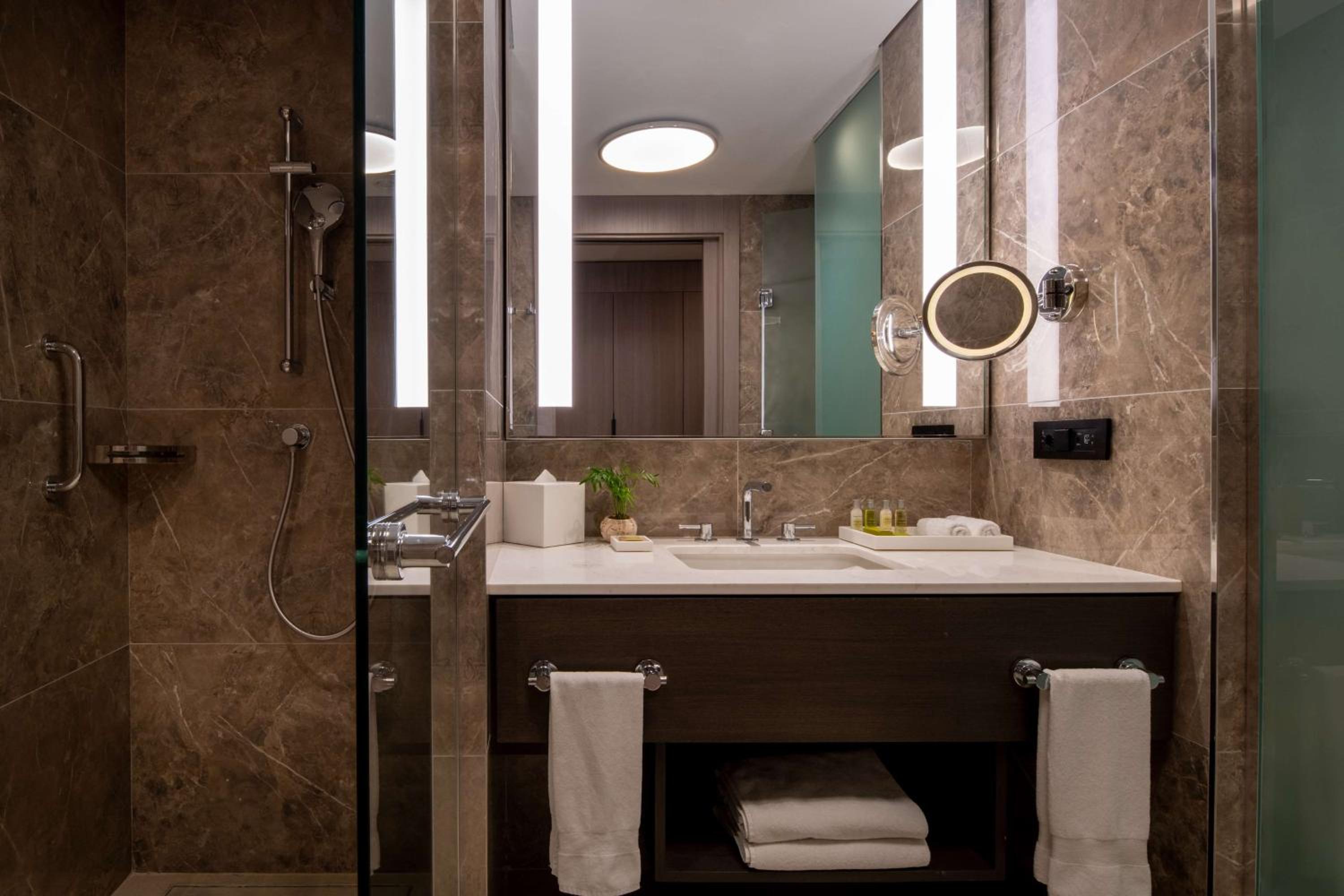 Hilton Mall Of Istanbul - Image 16